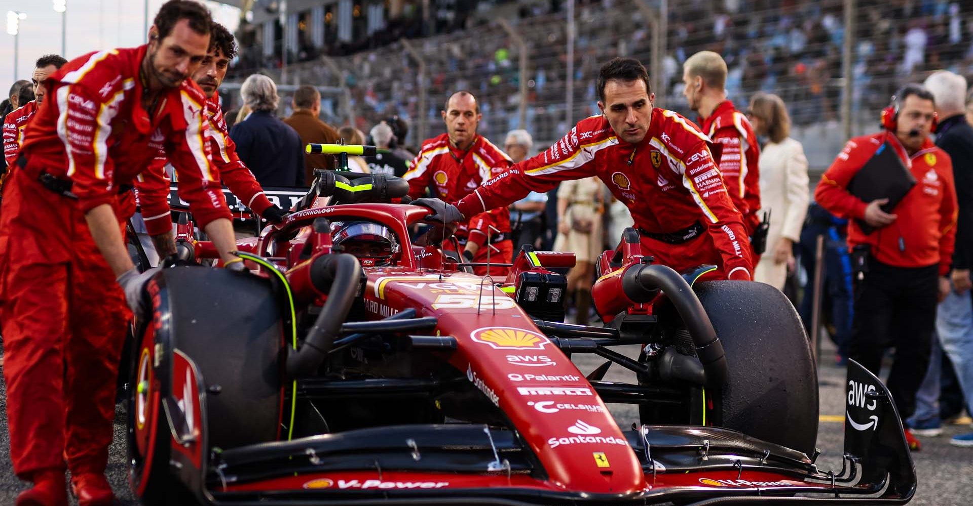 SAINZ Carlos (spa), Scuderia Ferrari SF-24, starting grid during the Formula 1 Gulf Air Bahrain Grand Prix 2024, 1st round of the 2024 FIA Formula One World Championship from February 29 to March 2, 2024 on the Bahrain International Circuit, in Sakhir, Bahrain - Photo Florent Gooden / DPPI