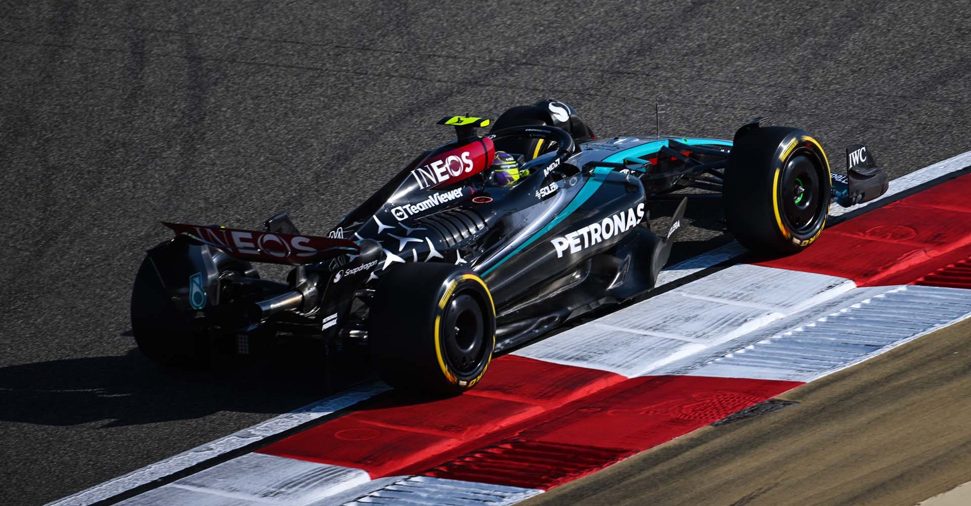 BAHRAIN INTERNATIONAL CIRCUIT, BAHRAIN - FEBRUARY 29: Sir Lewis Hamilton, Mercedes F1 W15 during the Bahrain GP at Bahrain International Circuit on Thursday February 29, 2024 in Sakhir, Bahrain. (Photo by Simon Galloway / LAT Images)