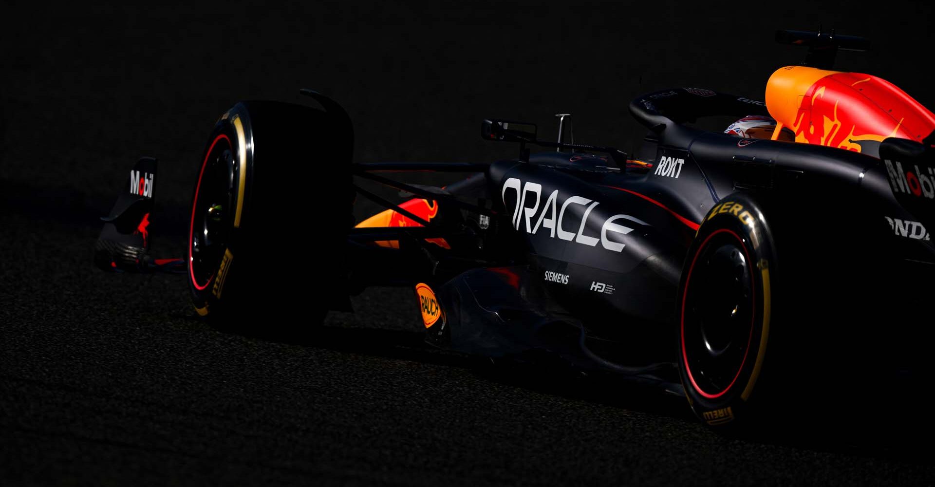 BAHRAIN, BAHRAIN - FEBRUARY 29: Max Verstappen of the Netherlands driving the (1) Oracle Red Bull Racing RB20 on track during practice ahead of the F1 Grand Prix of Bahrain at Bahrain International Circuit on February 29, 2024 in Bahrain, Bahrain. (Photo by Clive Mason/Getty Images) // Getty Images / Red Bull Content Pool // SI202402290517 // Usage for editorial use only //