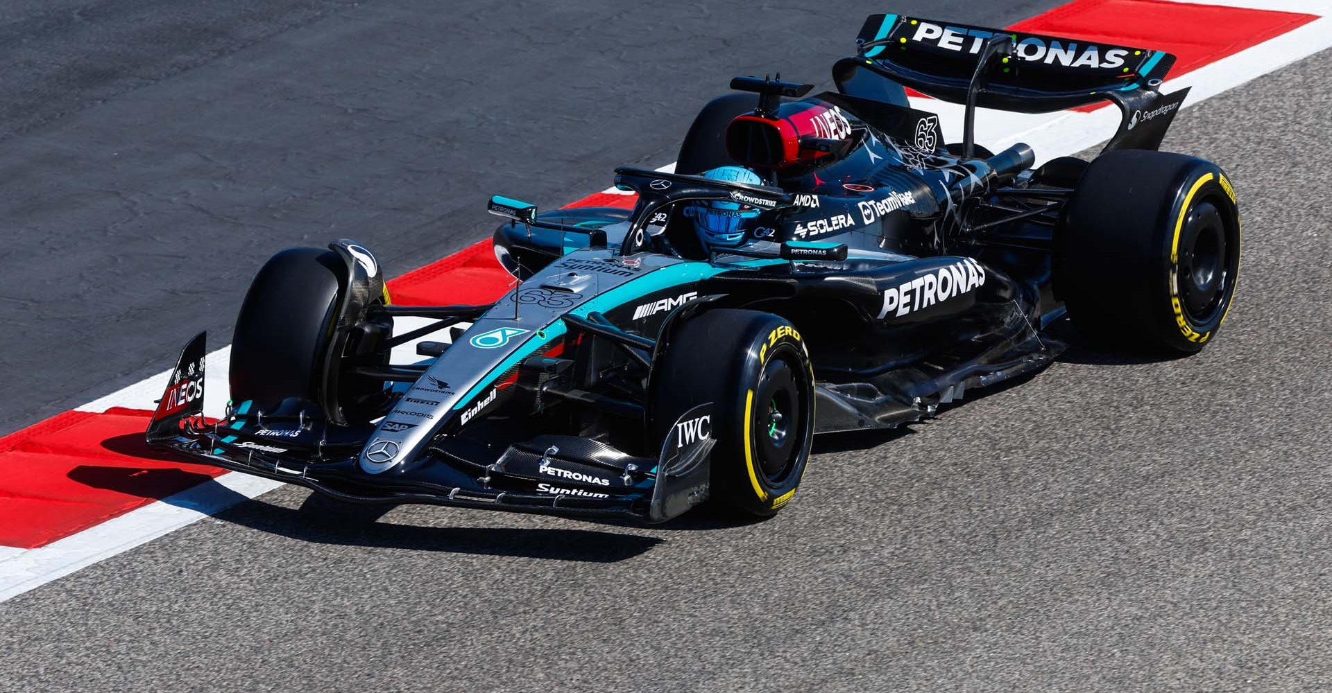 BAHRAIN INTERNATIONAL CIRCUIT, BAHRAIN - FEBRUARY 21: George Russell, Mercedes F1 W15 during the Pre-Season Test at Bahrain International Circuit on Wednesday February 21, 2024 in Sakhir, Bahrain. (Photo by Steven Tee / LAT Images)