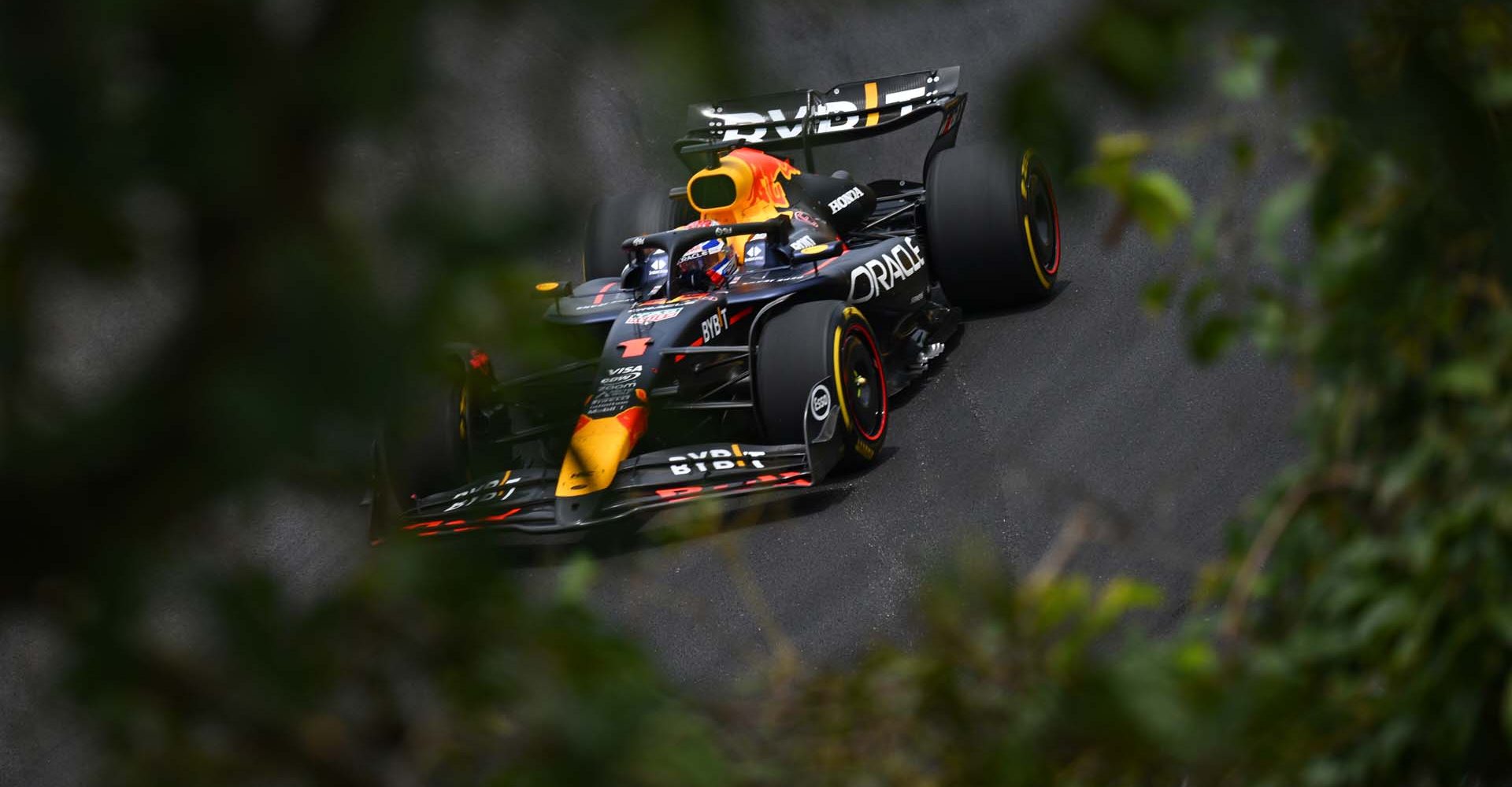 SAO PAULO, BRAZIL - NOVEMBER 02: Max Verstappen of the Netherlands driving the (1) Oracle Red Bull Racing RB20 on track during the Sprint ahead of the F1 Grand Prix of Brazil at Autodromo Jose Carlos Pace on November 02, 2024 in Sao Paulo, Brazil. (Photo by Clive Mason/Getty Images) // Getty Images / Red Bull Content Pool // SI202411020328 // Usage for editorial use only //