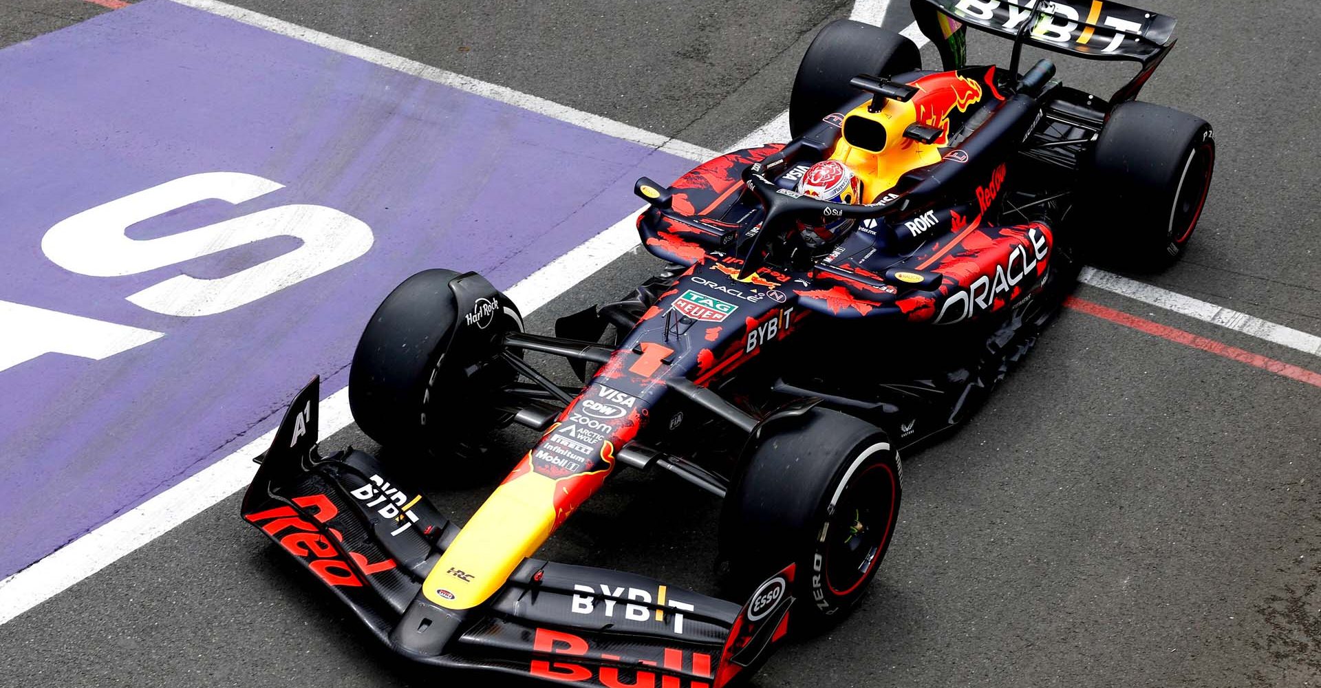 NORTHAMPTON, ENGLAND - JULY 05: Max Verstappen of the Netherlands driving the (1) Oracle Red Bull Racing RB20 on track during practice ahead of the F1 Grand Prix of Great Britain at Silverstone Circuit on July 05, 2024 in Northampton, England. (Photo by Getty Images/Getty Images) // Getty Images / Red Bull Content Pool // SI202407050318 // Usage for editorial use only //