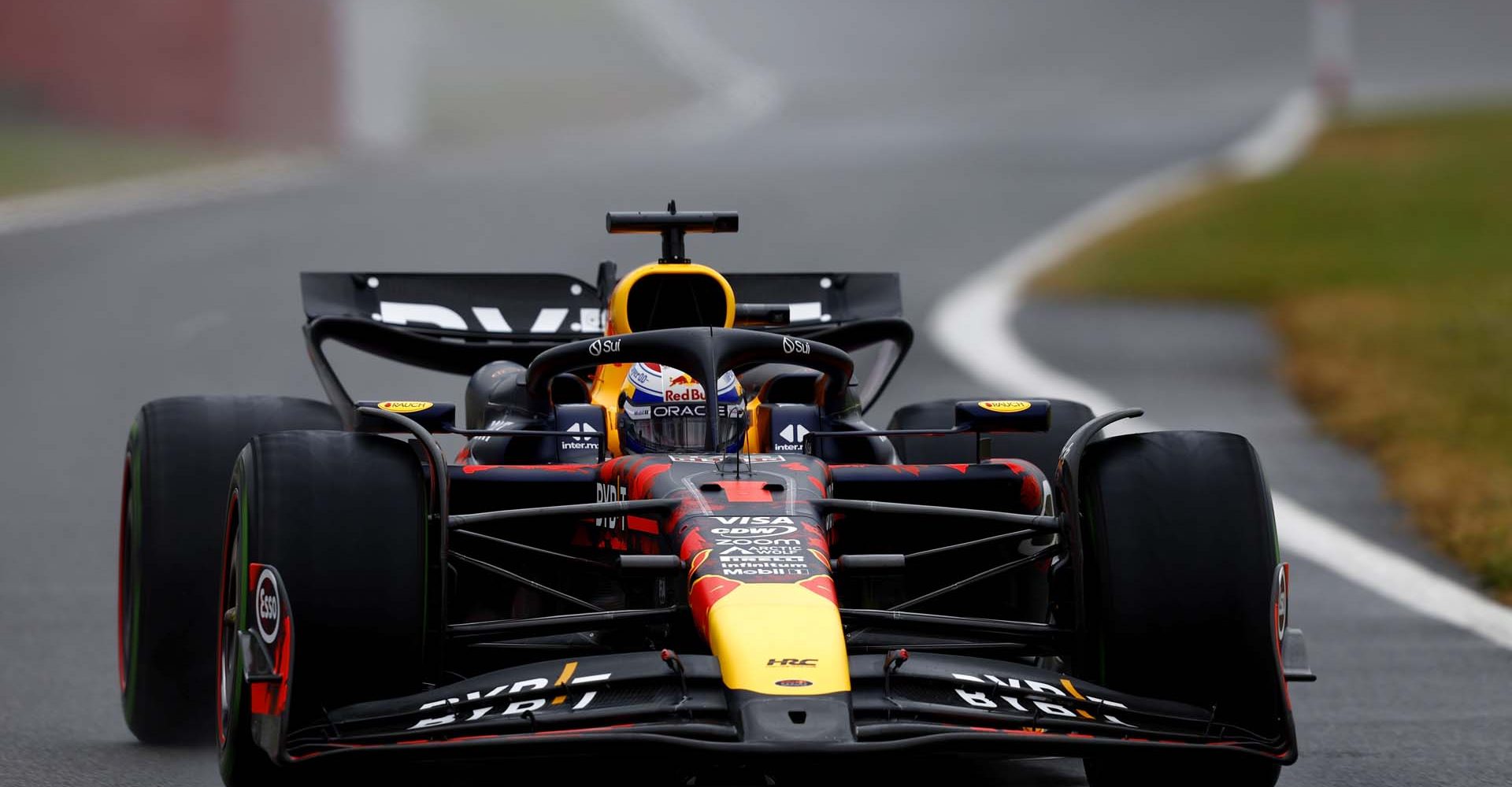 SILVERSTONE CIRCUIT, UNITED KINGDOM - JULY 06: Max Verstappen, Red Bull Racing RB20 during the British GP at Silverstone Circuit on Saturday July 06, 2024 in Northamptonshire, United Kingdom. (Photo by Zak Mauger / LAT Images)