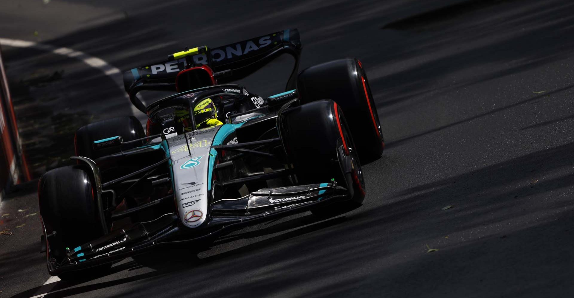 Canadian Grand Prix, Friday - LAT Images Lewis Hamilton