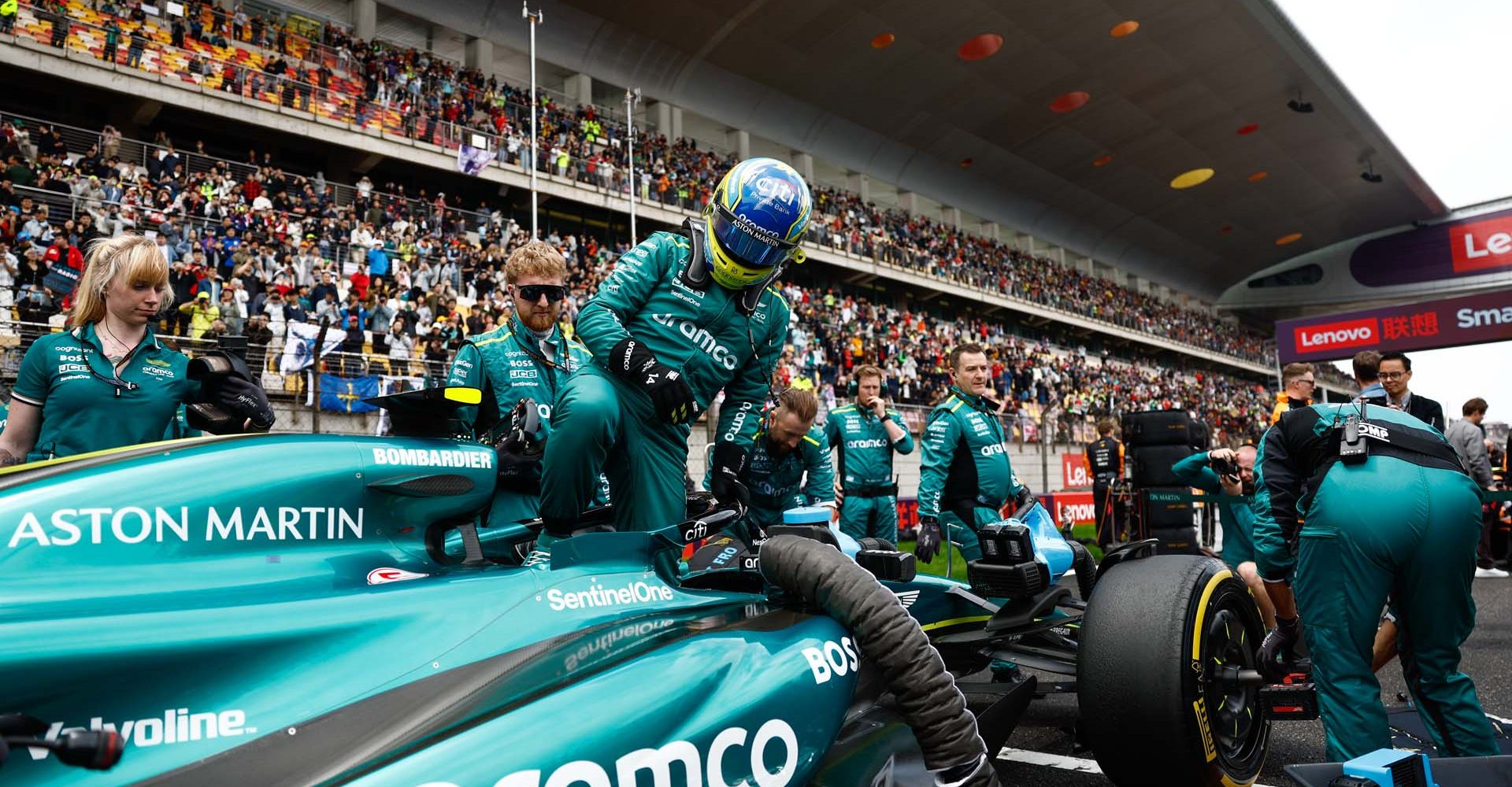 portrait, Shanghai International Circuit, GP2405a, F1, GP, China
Fernando Alonso, Aston Martin F1 Team, gets out of the car on the grid