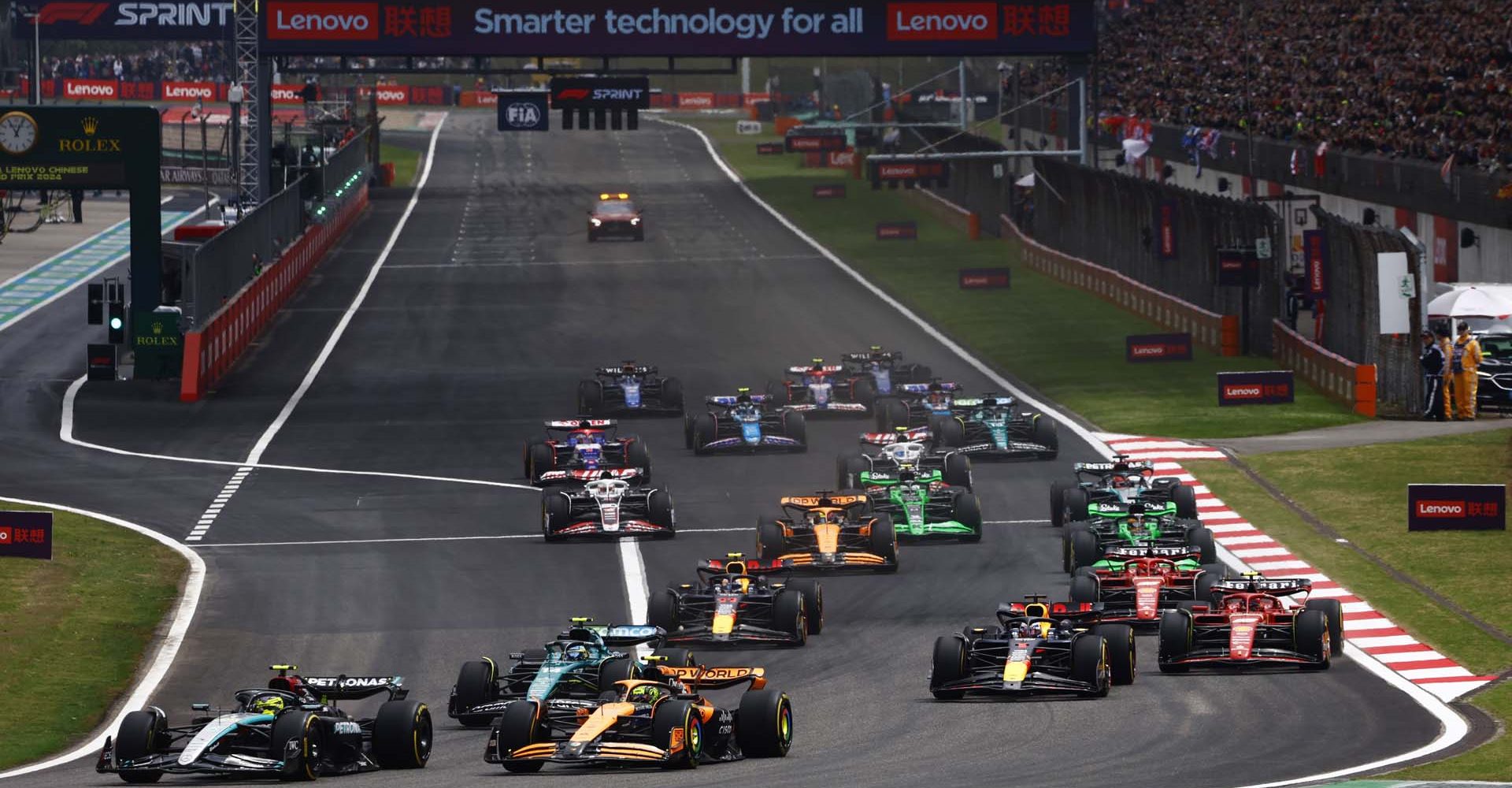 2024 Chinese Grand Prix, Saturday - LAT Images sprint start