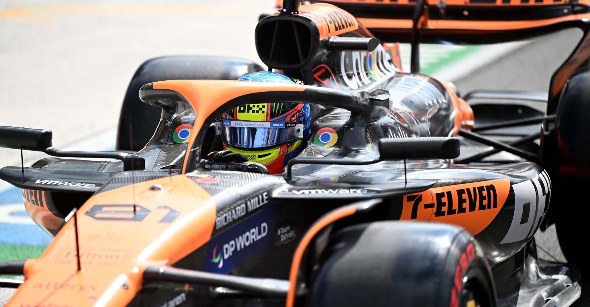 Oscar Piastri, McLaren MCL38, in the pit lane