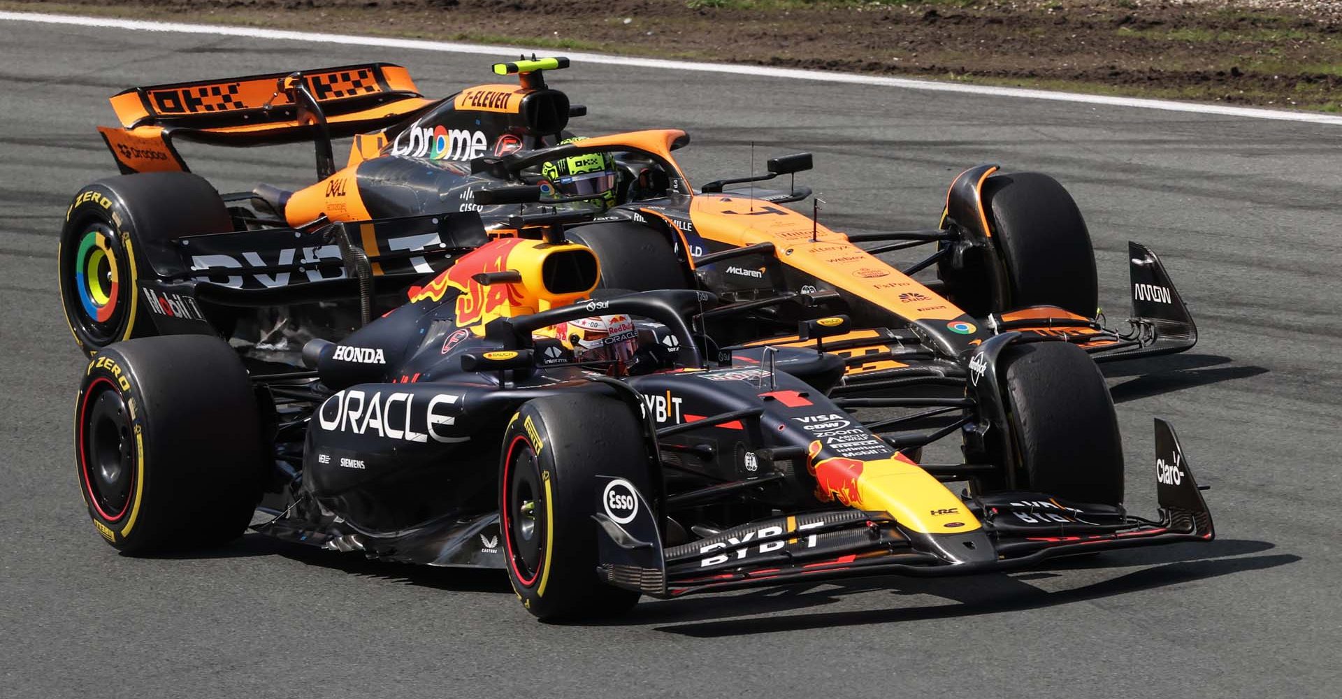 Lando Norris (McLaren) Max Verstappen (Red Bull), overtake