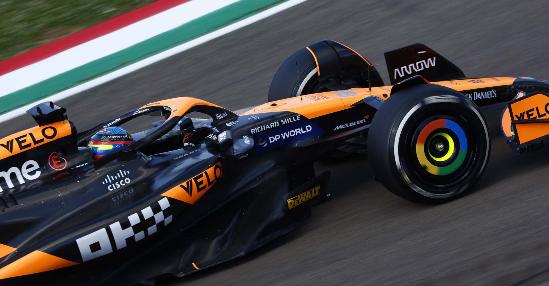 AUTODROMO INTERNAZIONALE ENZO E DINO FERRARI, ITALY - MAY 17: Oscar Piastri, McLaren MCL38 during the Emilia Romagna GP at Autodromo Internazionale Enzo e Dino Ferrari on Friday May 17, 2024 in imola, Italy. (Photo by Zak Mauger / LAT Images)