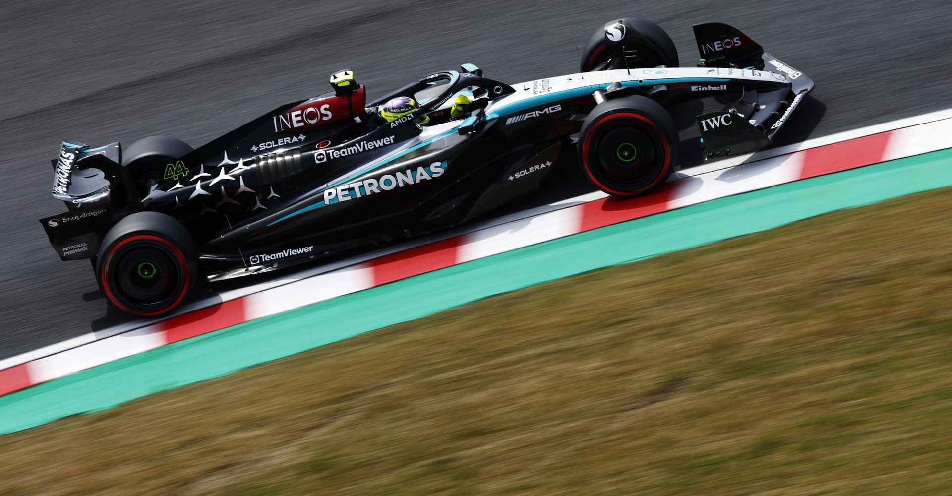 SUZUKA, JAPAN - APRIL 06: Sir Lewis Hamilton, Mercedes F1 W15 during the Japanese GP at Suzuka on Saturday April 06, 2024 in Suzuka, Japan. (Photo by Zak Mauger / LAT Images)