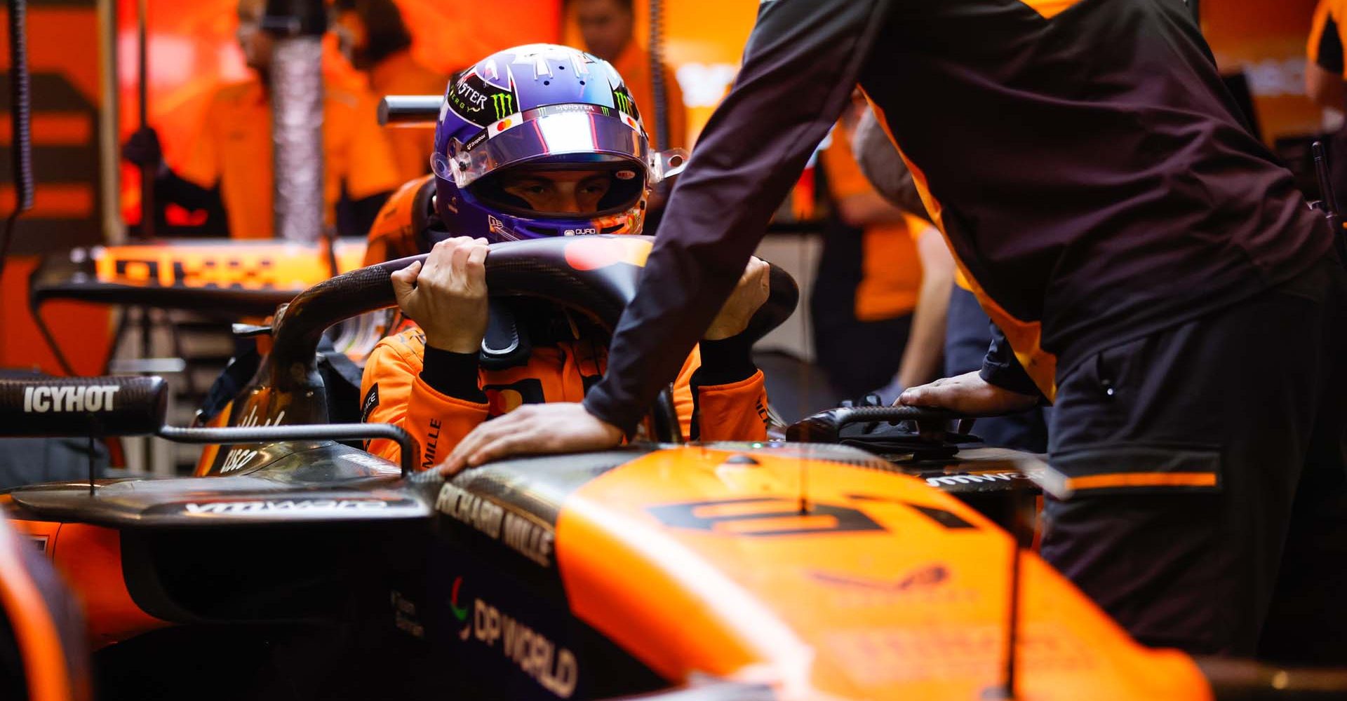 Oscar Piastri, McLaren F1 Team, settles into his seat