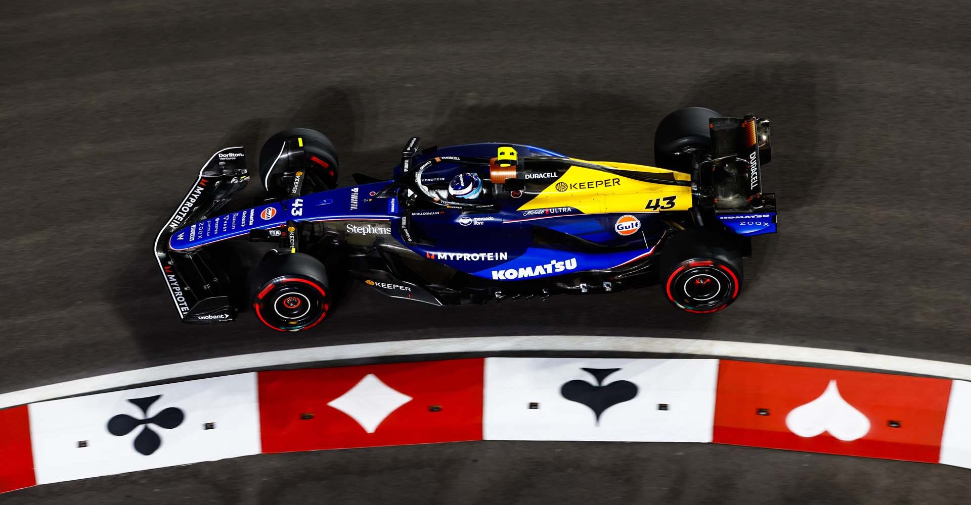 STREETS OF LAS VEGAS, UNITED STATES OF AMERICA - NOVEMBER 21: Franco Colapinto, Williams FW46 during the Las Vegas GP at Streets of Las Vegas on Thursday November 21, 2024, United States of America. (Photo by Zak Mauger / LAT Images)