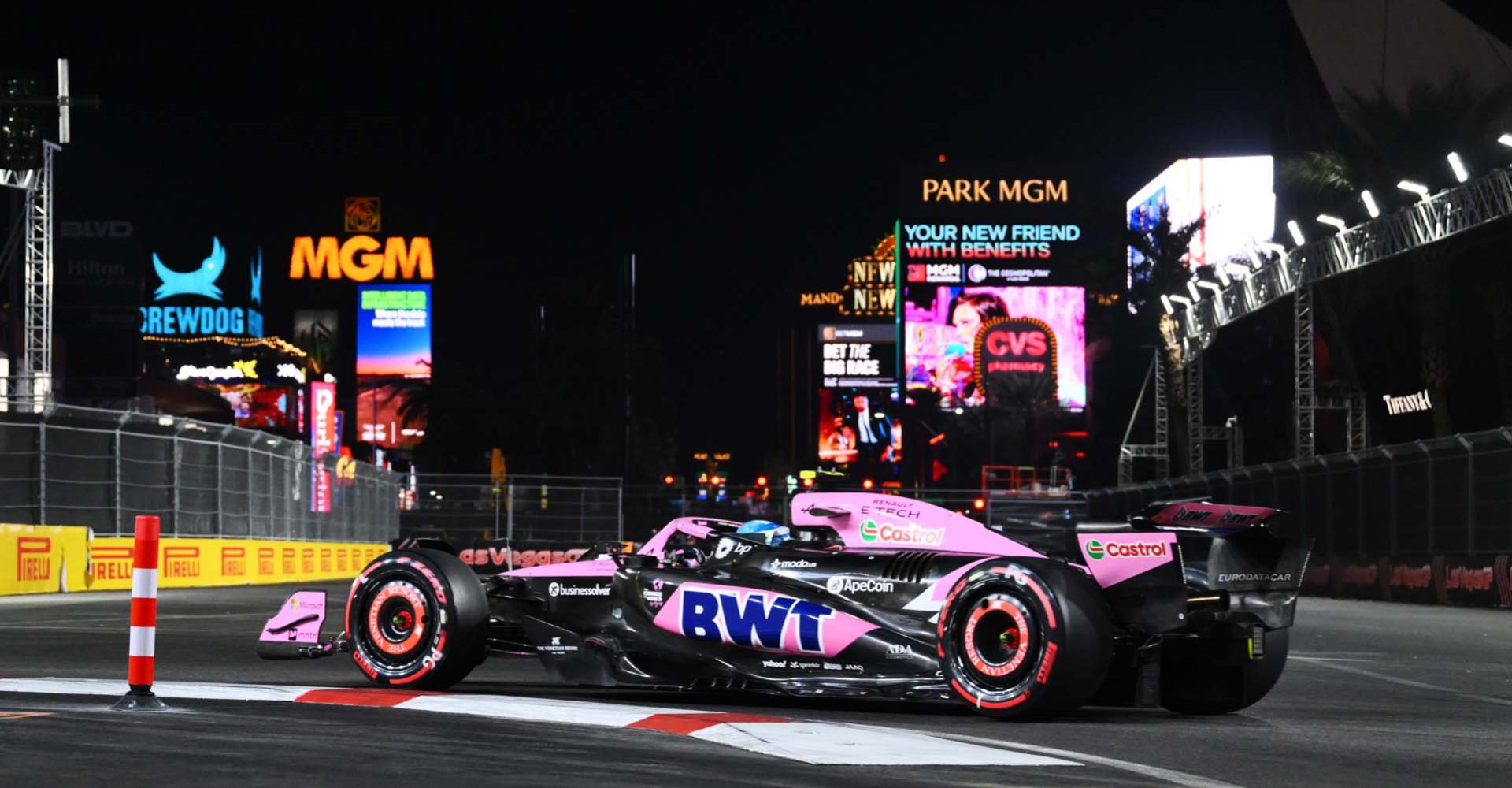 STREETS OF LAS VEGAS, UNITED STATES OF AMERICA - NOVEMBER 22: Pierre Gasly, Alpine A524 during the Las Vegas GP at Streets of Las Vegas on Friday November 22, 2024, United States of America. (Photo by Simon Galloway / LAT Images)