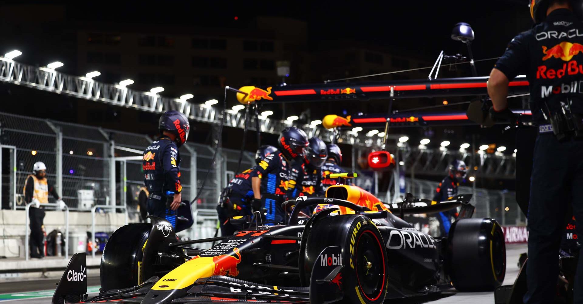 LAS VEGAS, NEVADA - NOVEMBER 23: Sergio Perez of Mexico driving the (11) Oracle Red Bull Racing RB20 makes a pitstop during the F1 Grand Prix of Las Vegas at Las Vegas Strip Circuit on November 23, 2024 in Las Vegas, Nevada. (Photo by Mark Thompson/Getty Images) // Getty Images / Red Bull Content Pool // SI202411240173 // Usage for editorial use only //