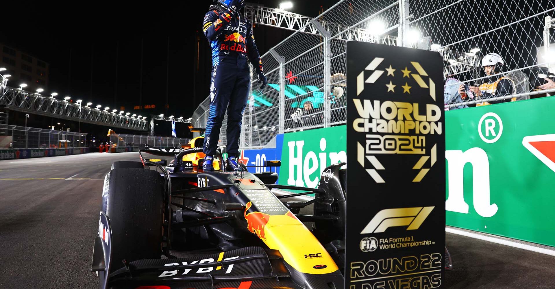 LAS VEGAS, NEVADA - NOVEMBER 23: 2024 F1 World Drivers Champion Max Verstappen of the Netherlands and Oracle Red Bull Racing celebrates in parc ferme during the F1 Grand Prix of Las Vegas at Las Vegas Strip Circuit on November 23, 2024 in Las Vegas, Nevada. (Photo by Mark Thompson/Getty Images) // Getty Images / Red Bull Content Pool // SI202411240347 // Usage for editorial use only //