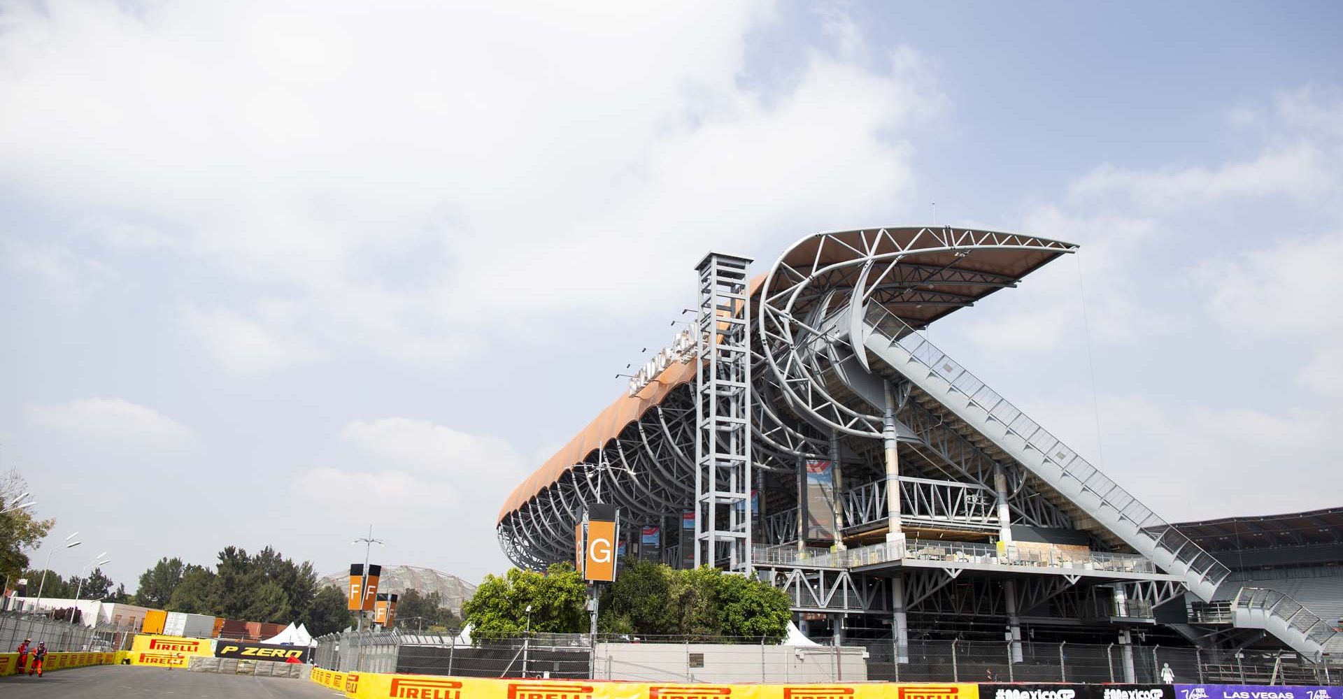AUTODROMO HERMANOS RODRIGUEZ, MEXICO - OCTOBER 24: Circuit detail and Pirelli trackside branding during the Mexican GP at Autodromo Hermanos Rodriguez on Thursday October 24, 2024 in Mexico City, Mexico. (Photo by Dom Romney / LAT Images)