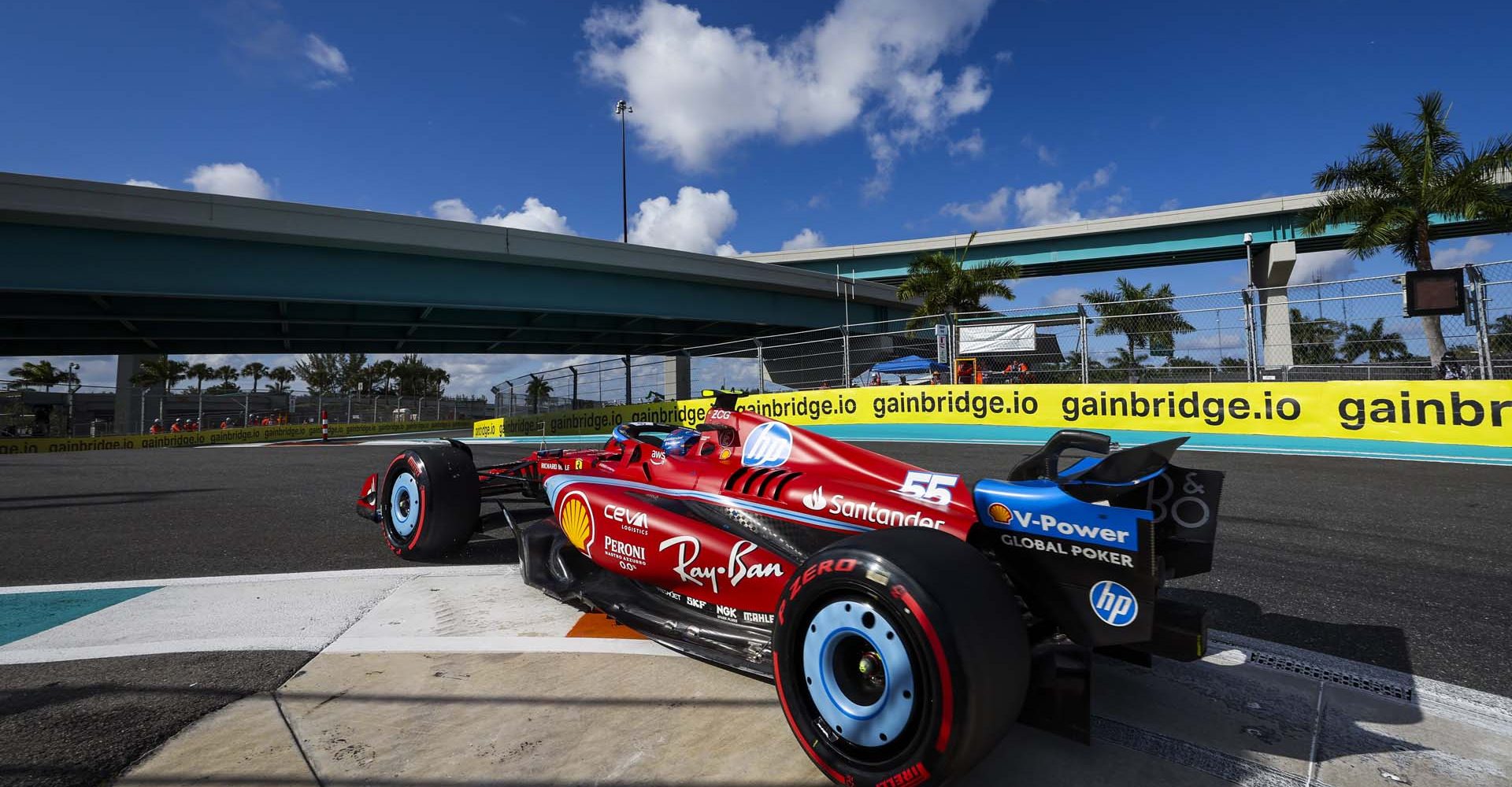 55 SAINZ Carlos (spa), Scuderia Ferrari HP SF-24, action during the Formula 1 Crypto.com Miami Grand Prix 2024, 6th round of the 2024 Formula One World Championship from May 3 to 5, 2024 on the Miami International Autodrome, in Miami, United States of America - Photo Antonin Vincent / DPPI