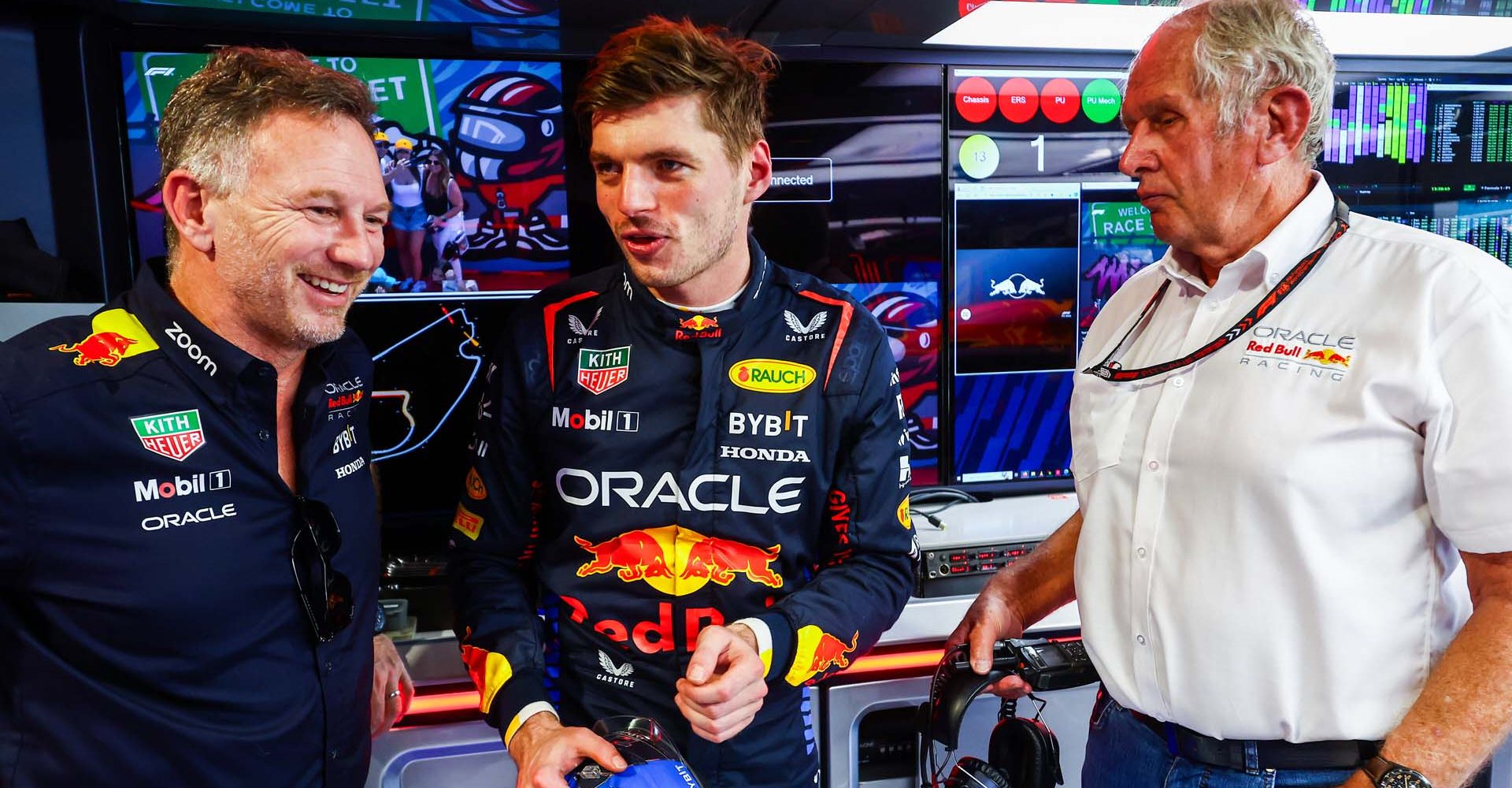 MIAMI, FLORIDA - MAY 03: Oracle Red Bull Racing Team Principal Christian Horner, Max Verstappen of the Netherlands and Oracle Red Bull Racing and Oracle Red Bull Racing Team Consultant Dr Helmut Marko talk in the garage during practice ahead of the F1 Grand Prix of Miami at Miami International Autodrome on May 03, 2024 in Miami, Florida. (Photo by Mark Thompson/Getty Images) // Getty Images / Red Bull Content Pool // SI202405030644 // Usage for editorial use only //