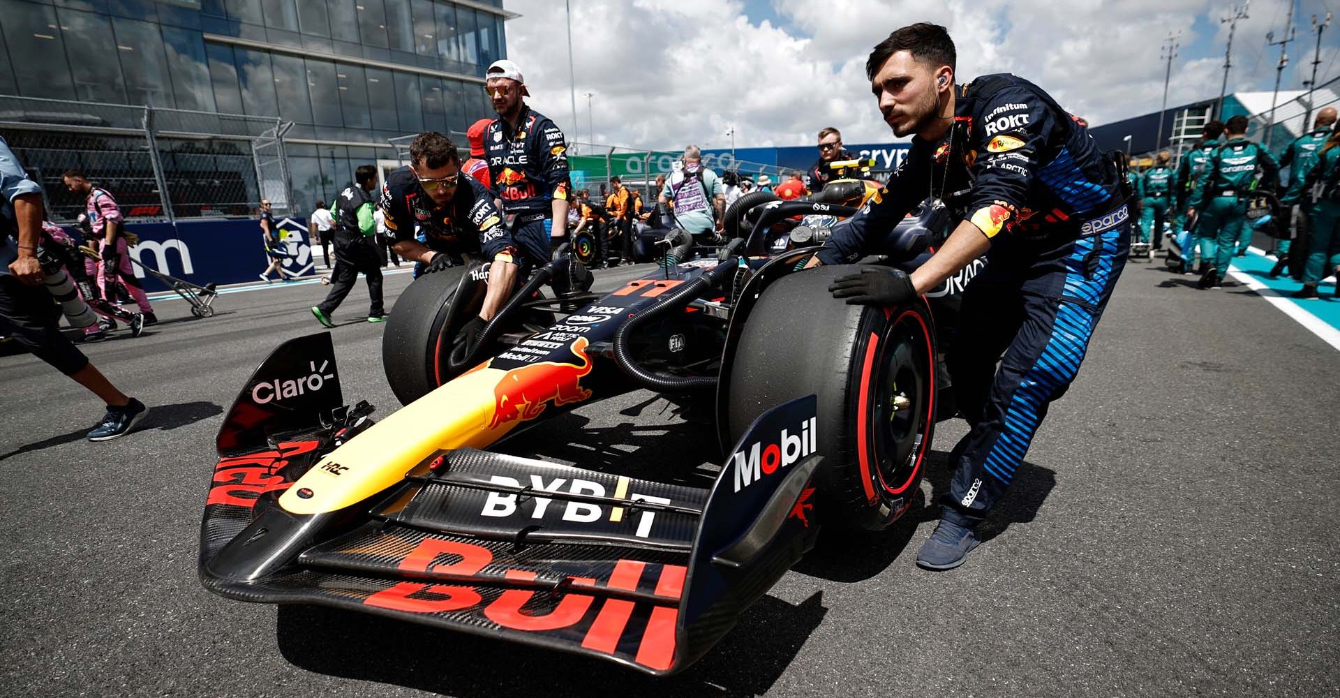 MIAMI, FLORIDA - MAY 04: The car of Sergio Perez of Mexico and Oracle Red Bull Racing is prepared on the grid prior to the Sprint ahead of the F1 Grand Prix of Miami at Miami International Autodrome on May 04, 2024 in Miami, Florida. (Photo by Chris Graythen/Getty Images) // Getty Images / Red Bull Content Pool // SI202405040449 // Usage for editorial use only //