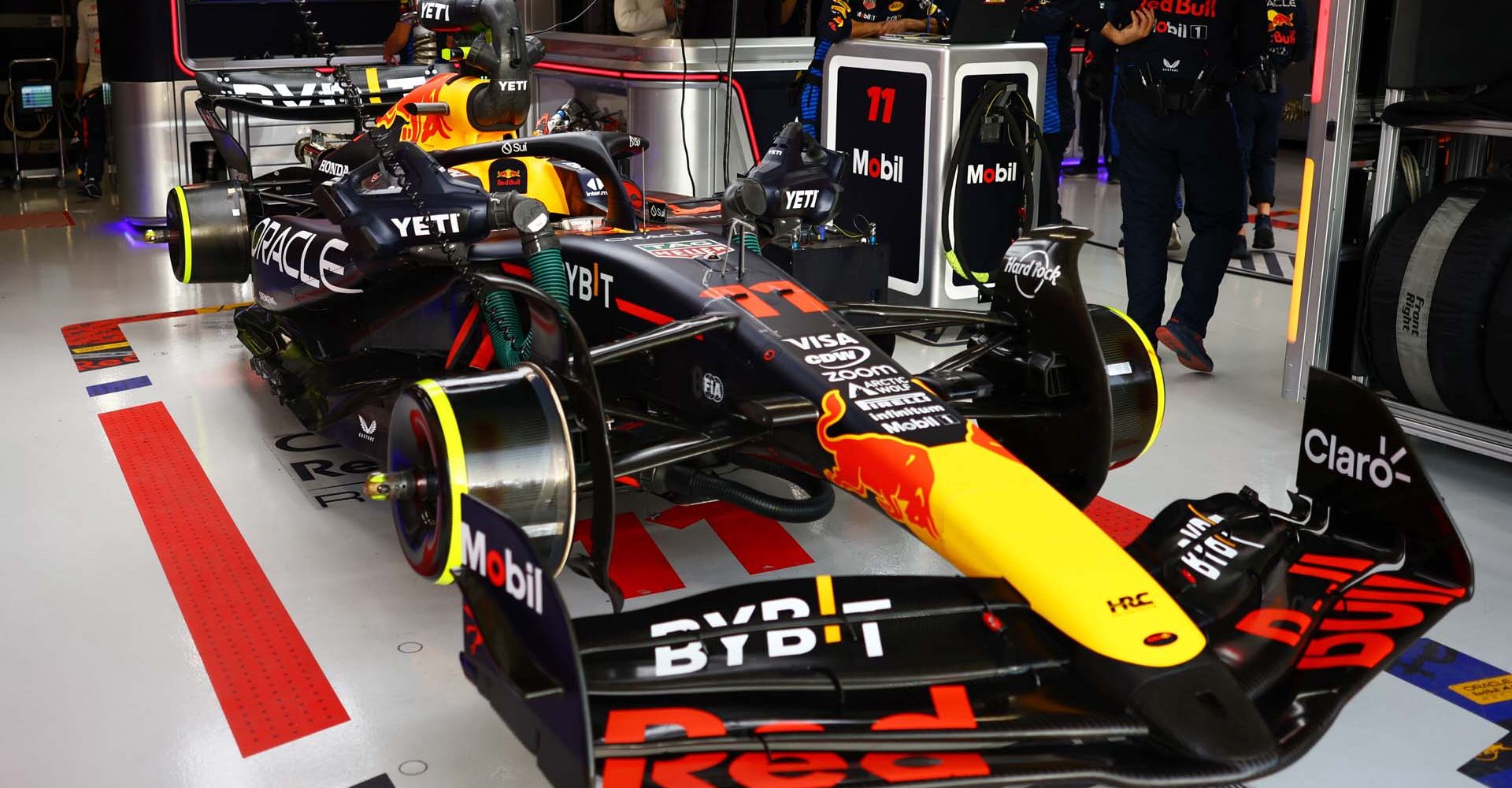 LUSAIL CITY, QATAR - NOVEMBER 30: The car of Sergio Perez of Mexico and Oracle Red Bull Racing is seen in the garage prior to the Sprint ahead of the F1 Grand Prix of Qatar at Lusail International Circuit on November 30, 2024 in Lusail City, Qatar. (Photo by Mark Thompson/Getty Images) // Getty Images / Red Bull Content Pool // SI202411300178 // Usage for editorial use only //