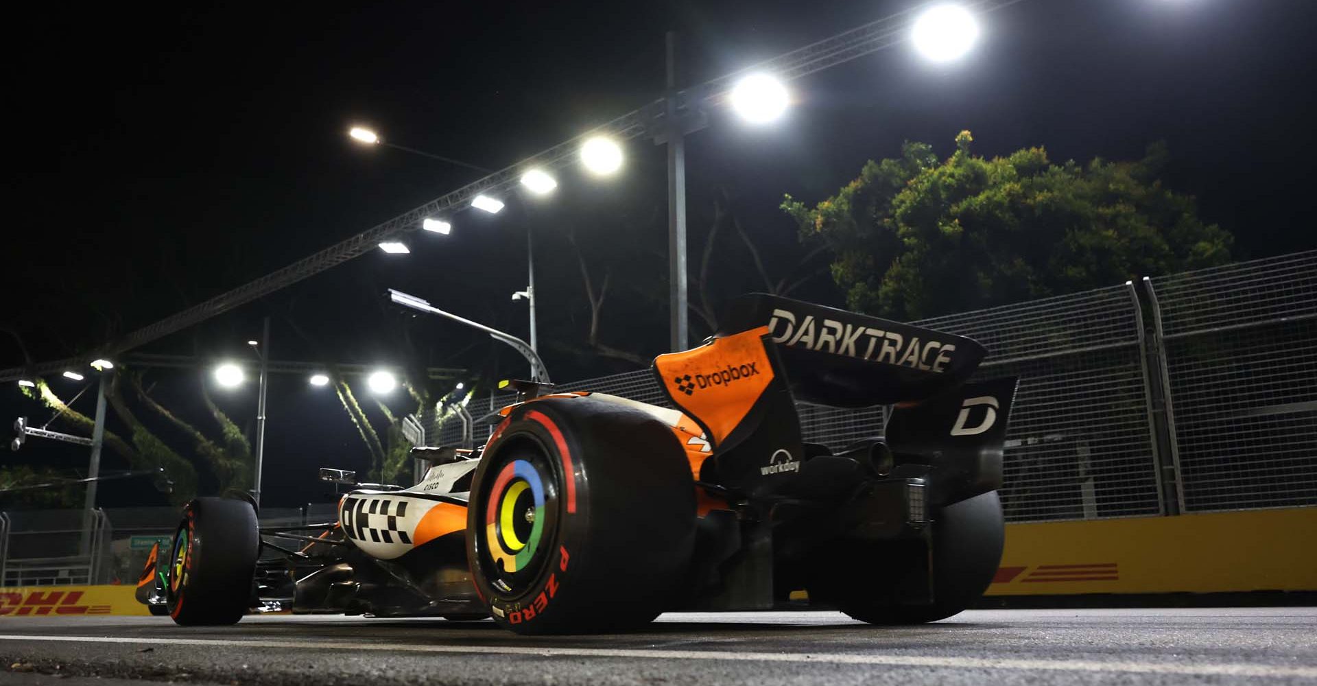 MARINA BAY STREET CIRCUIT, SINGAPORE - SEPTEMBER 20: Lando Norris, McLaren MCL38 during the Singapore GP at Marina Bay Street Circuit on Friday September 20, 2024 in Singapore, Singapore. (Photo by Glenn Dunbar / LAT Images)