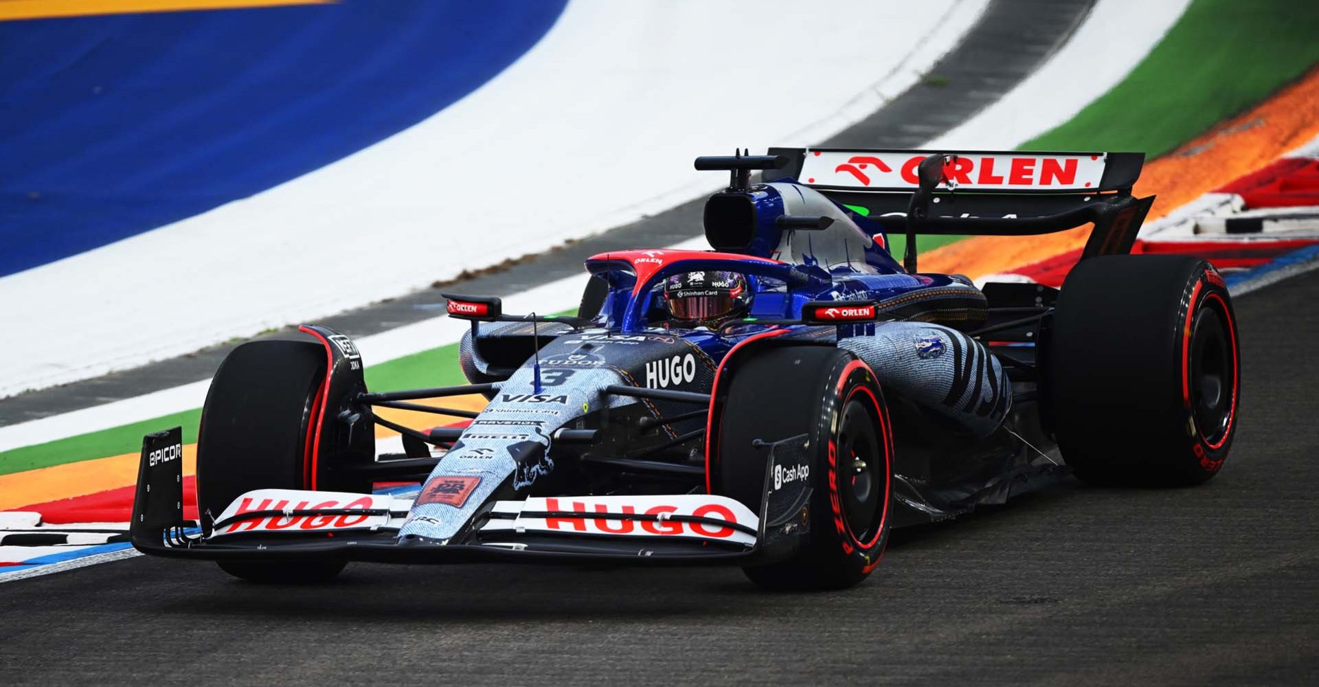 SINGAPORE, SINGAPORE - SEPTEMBER 21: Daniel Ricciardo of Australia driving the (3) Visa Cash App RB VCARB 01 on track during final practice ahead of the F1 Grand Prix of Singapore at Marina Bay Street Circuit on September 21, 2024 in Singapore, Singapore. (Photo by Clive Mason/Getty Images) // Getty Images / Red Bull Content Pool // SI202409210288 // Usage for editorial use only //