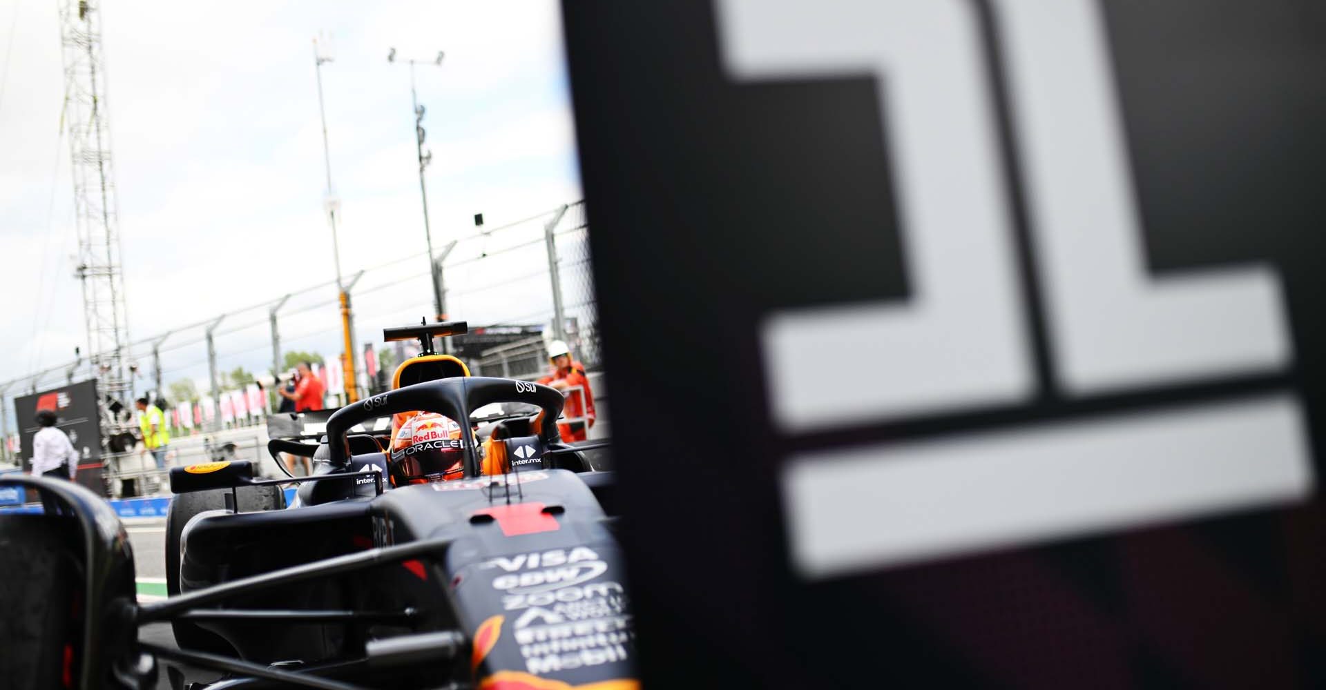 BARCELONA, SPAIN - JUNE 23: Race winner Max Verstappen of the Netherlands and Oracle Red Bull Racing arrives in parc ferme during the F1 Grand Prix of Spain at Circuit de Barcelona-Catalunya on June 23, 2024 in Barcelona, Spain. (Photo by Rudy Carezzevoli/Getty Images) // Getty Images / Red Bull Content Pool // SI202406230244 // Usage for editorial use only //