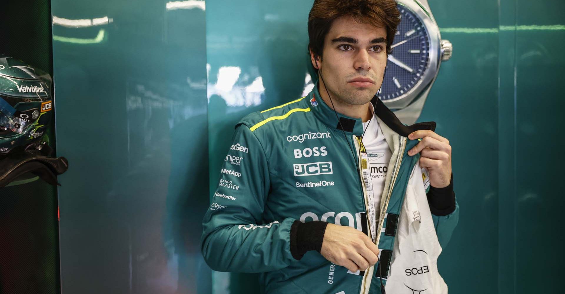 garage, Portrait, Circuit of the Americas, GP2419a, F1, GP, United States
Lance Stroll, Aston Martin F1 Team, suits up in the garage