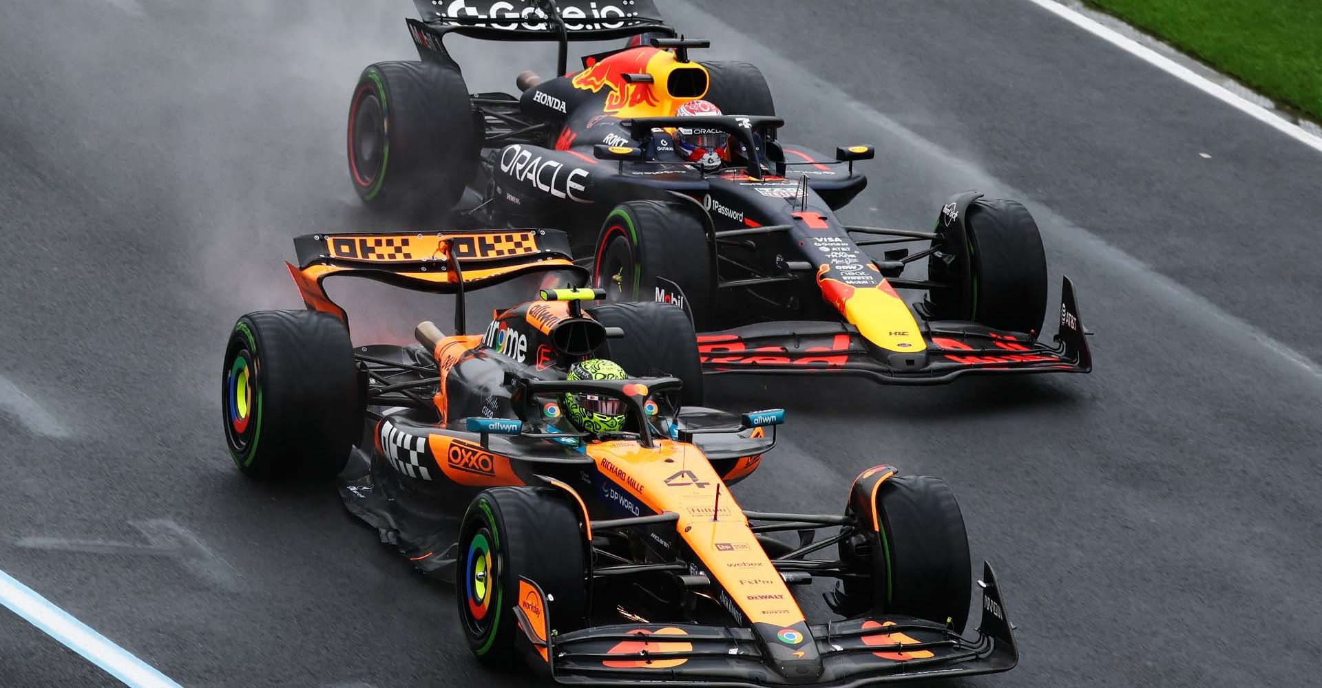 MELBOURNE, AUSTRALIA - MARCH 16: Lando Norris of Great Britain driving the (4) McLaren MCL39 Mercedes leads Max Verstappen of the Netherlands driving the (1) Oracle Red Bull Racing RB21 during the F1 Grand Prix of Australia at Albert Park Grand Prix Circuit on March 16, 2025 in Melbourne, Australia. (Photo by Clive Rose/Getty Images)