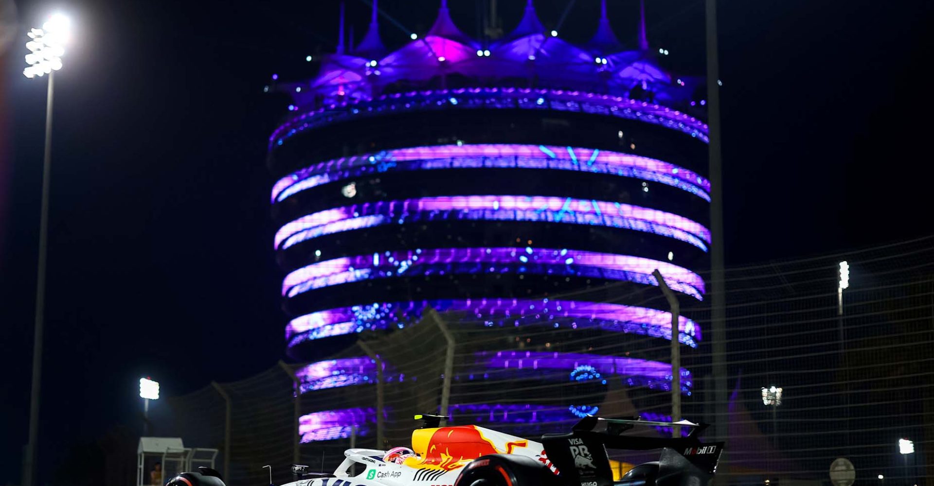 BAHRAIN, BAHRAIN - APRIL 11: Liam Lawson of New Zealand driving the (30) Visa Cash App Racing Bulls VCARB 02 on track  during practice ahead of the F1 Grand Prix of Bahrain at Bahrain International Circuit on April 11, 2025 in Bahrain, Bahrain. (Photo by Zak Mauger/LAT Images)