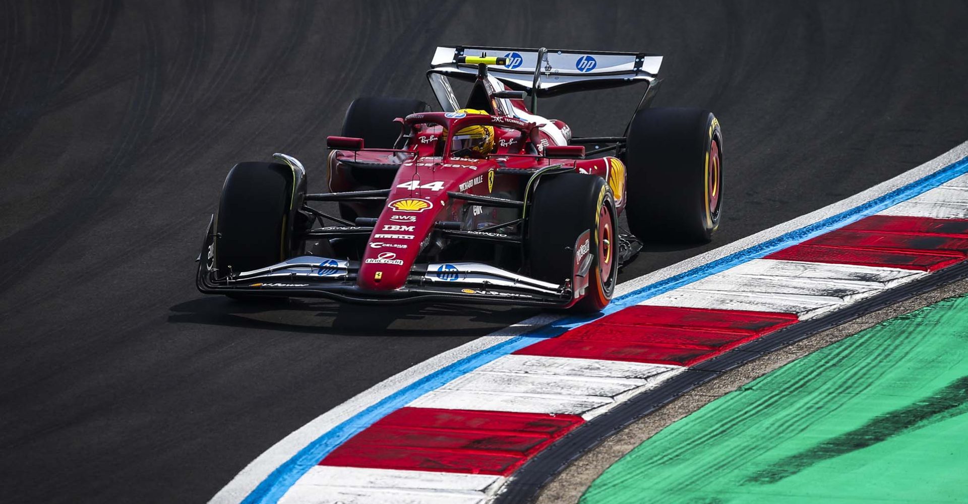 44 HAMILTON Lewis (gbr), Scuderia Ferrari SF-25, action during the Formula 1 Heineken Chinese Grand Prix 2025, 2nd round of the 2025 FIA Formula One World Championship from March 21 to 23, 2025 on the Shanghai International Circuit, in Shanghai, China - Photo Xavi Bonilla / DPPI