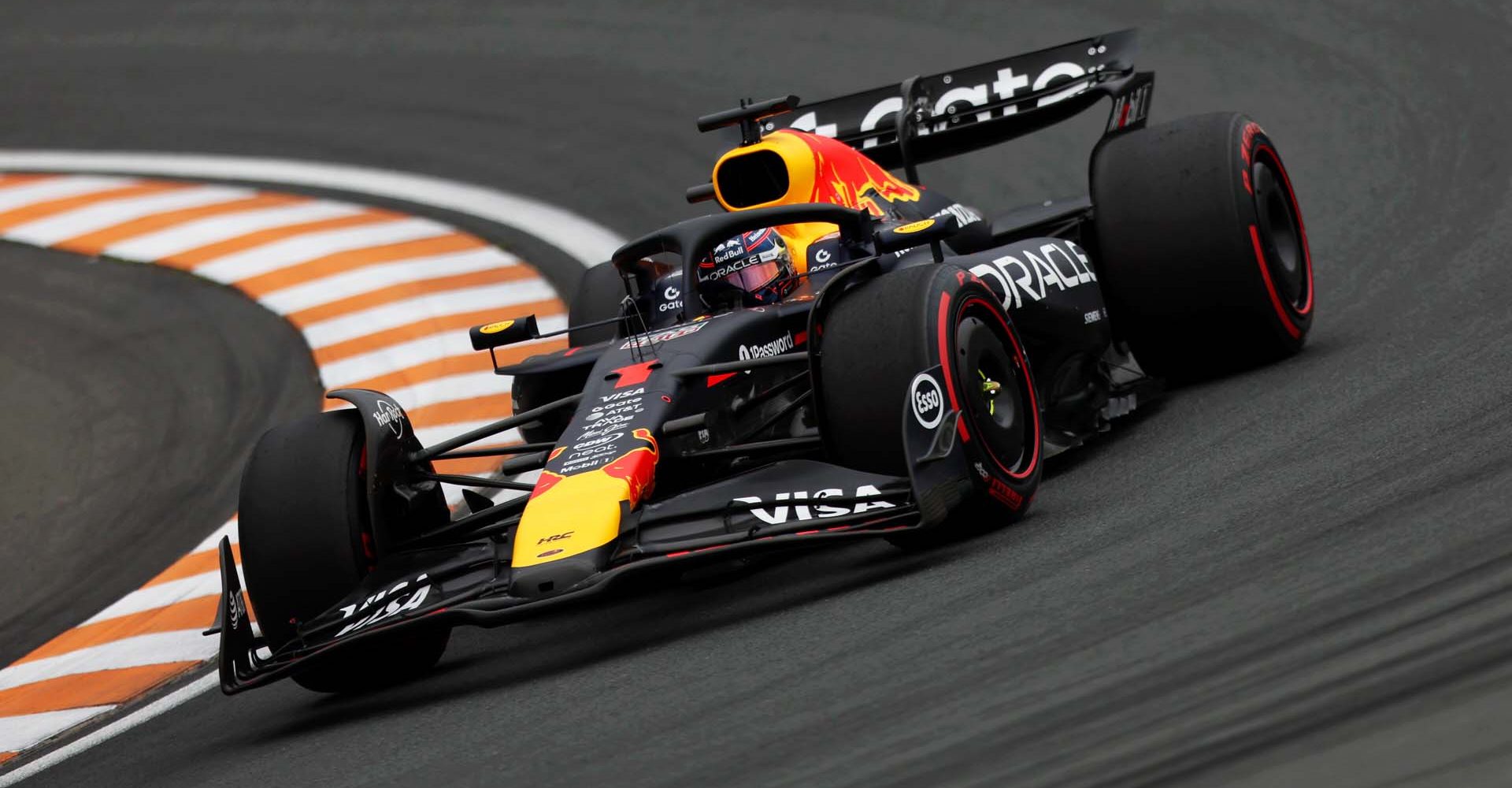 ZANDVOORT, NETHERLANDS - AUGUST 31: Max Verstappen of the Netherlands driving the (1) Oracle Red Bull Racing RB21 on track during the F1 Grand Prix of Netherlands at Circuit Zandvoort on August 31, 2025 in Zandvoort, Netherlands. (Photo by Meg Oliphant/Getty Images) // Getty Images / Red Bull Content Pool // SI202508310661 // Usage for editorial use only //