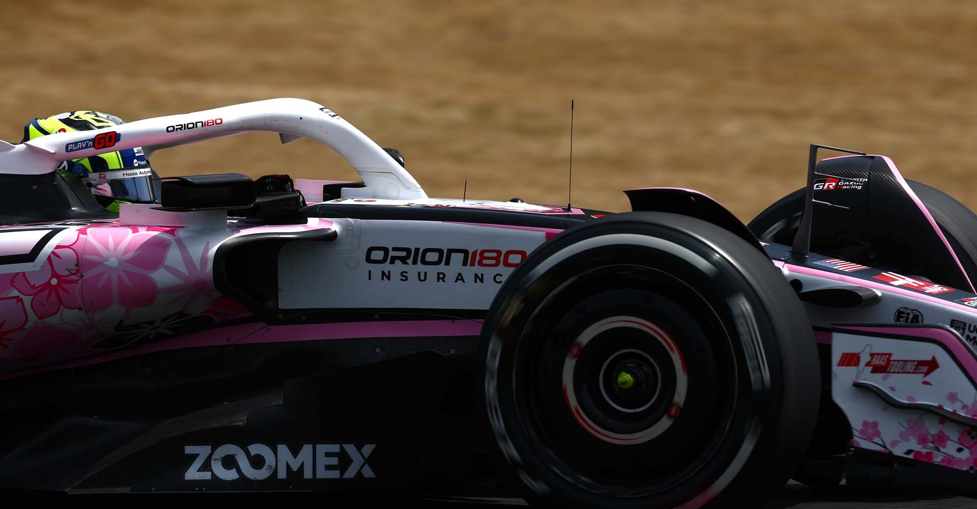SUZUKA, JAPAN - APRIL 05: Oliver Bearman of Great Britain driving the (87) Haas F1 VF-25 Ferrari on track  during final practice ahead of the F1 Grand Prix of Japan at Suzuka Circuit on April 05, 2025 in Suzuka, Japan. (Photo by Zak Mauger/LAT Images)