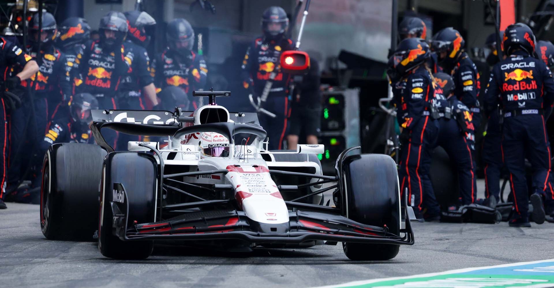 SUZUKA, JAPAN - APRIL 06: Max Verstappen of the Netherlands driving the (1) Oracle Red Bull Racing RB21 makes a pitstop during the F1 Grand Prix of Japan at Suzuka Circuit on April 06, 2025 in Suzuka, Japan. (Photo by Mark Thompson/Getty Images) // Getty Images / Red Bull Content Pool // SI202504060200 // Usage for editorial use only //