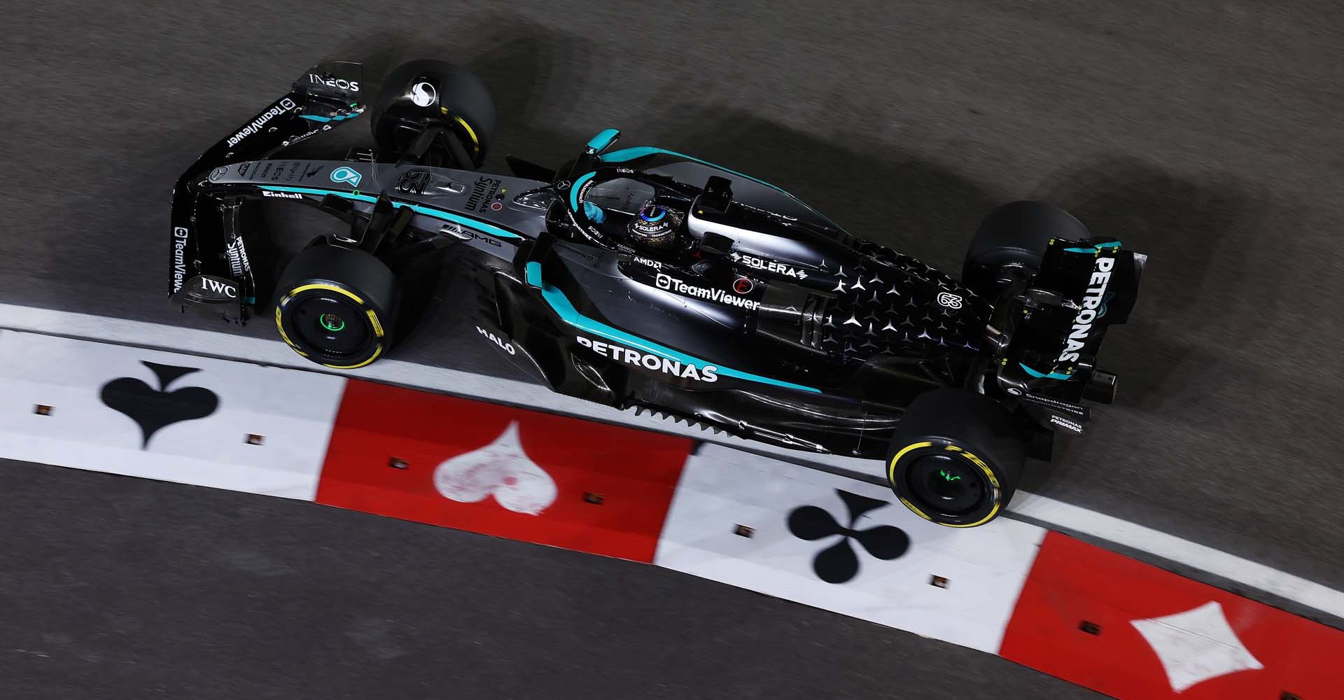 LAS VEGAS, NEVADA - NOVEMBER 20: George Russell of Great Britain driving the (63) Mercedes AMG Petronas F1 Team W16 on track during practice ahead of the F1 Grand Prix of Las Vegas at Las Vegas Strip Circuit on November 20, 2025 in Las Vegas, Nevada. (Photo by Glenn Dunbar/LAT Images)