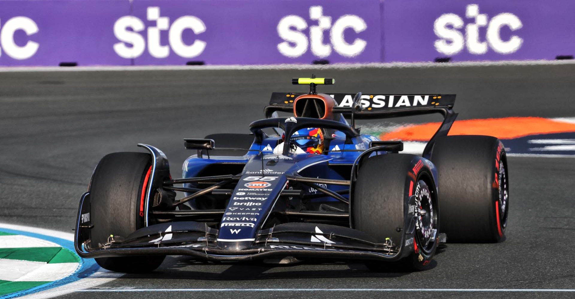 Carlos Sainz (ESP) Atlassian Williams Racing FW46.
18.04.2025. Formula 1 World Championship, Rd 5, Saudi Arabian Grand Prix, Jeddah, Saudi Arabia, Practice Day.