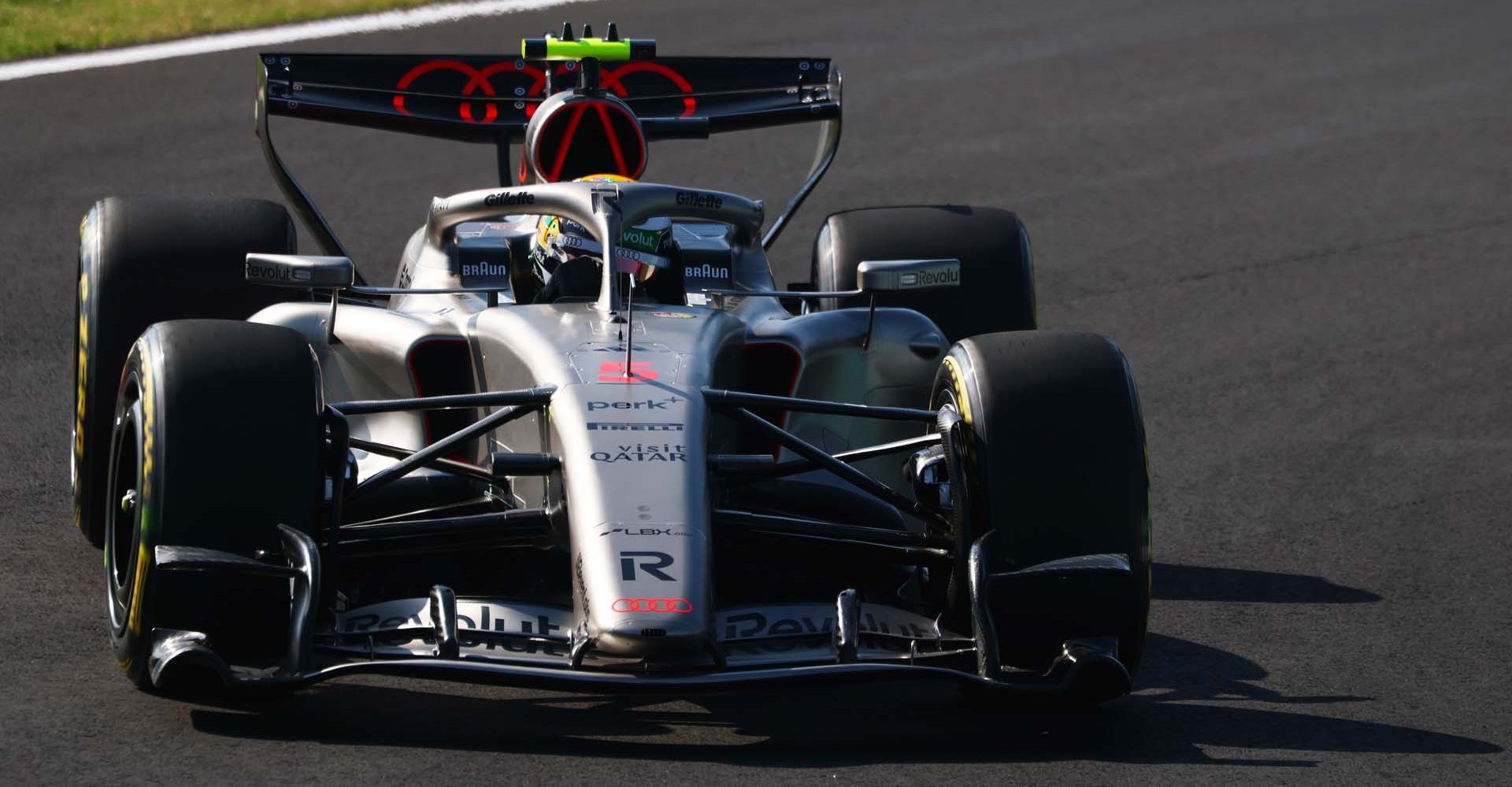 SUZUKA, JAPAN - MARCH 27: Gabriel Bortoleto of Brazil driving the (5) Audi F1 Team R26 on track during practice ahead of the F1 Grand Prix of Japan at Suzuka Circuit on March 27, 2026 in Suzuka, Japan. (Photo by Sam Bloxham/LAT Images)