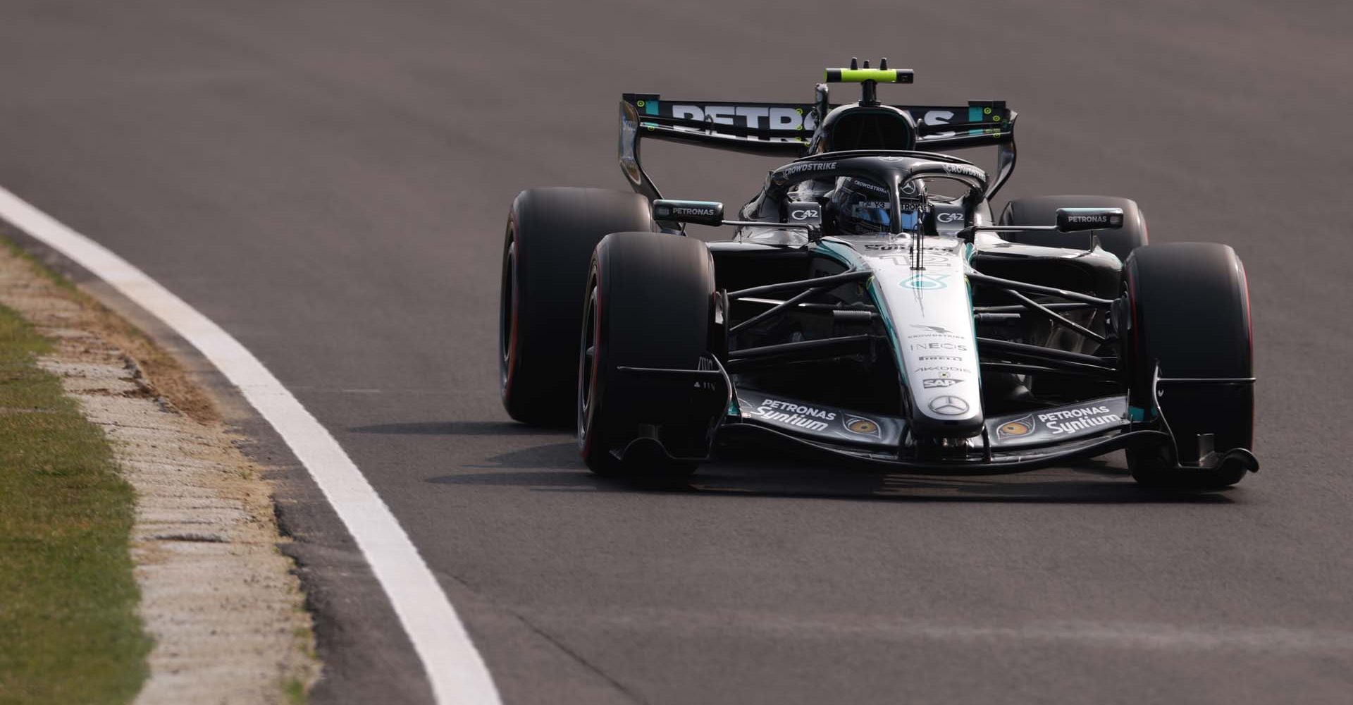 Japanese Grand Prix, Saturday, Getty Images SUZUKA, JAPAN - MARCH 28: Andrea Kimi Antonelli of Italy driving the (12) Mercedes AMG Petronas F1 Team W17 on track during qualifying ahead of the F1 Grand Prix of Japan at Suzuka Circuit on March 28, 2026 in Suzuka, Japan. (Photo by Lars Baron/LAT Images)