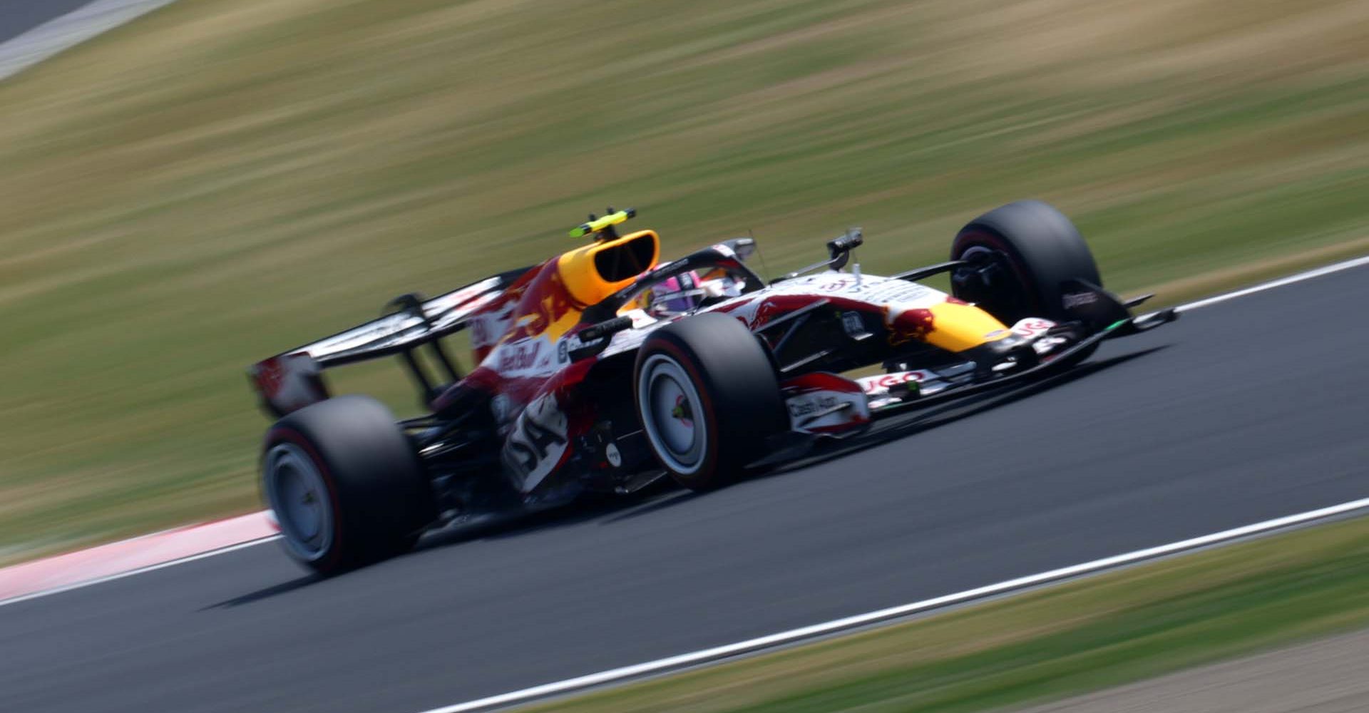 SUZUKA, JAPAN - MARCH 28: Liam Lawson of New Zealand driving the (30) Visa Cash App Racing Bulls VCARB 03 RB Ford on track during final practice ahead of the F1 Grand Prix of Japan at Suzuka Circuit on March 28, 2026 in Suzuka, Japan. (Photo by Mark Thompson/Getty Images) // Getty Images / Red Bull Content Pool // SI202603280146 // Usage for editorial use only //