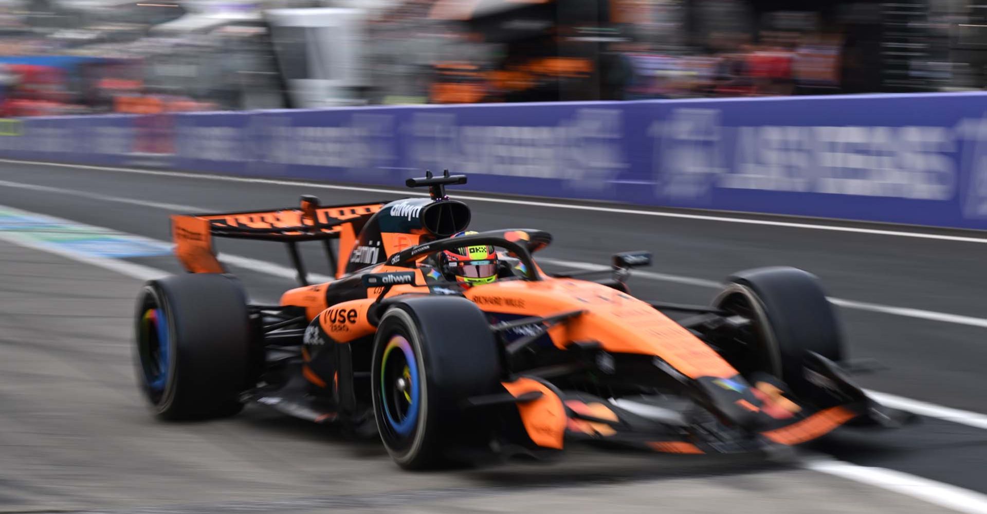 SUZUKA, JAPAN - MARCH 29: Oscar Piastri of Australia driving the (81) McLaren MCL40 Mercedes in the Pitlane during the F1 Grand Prix of Japan at Suzuka Circuit on March 29, 2026 in Suzuka, Japan. (Photo by Sam Bagnall/Sutton Images)