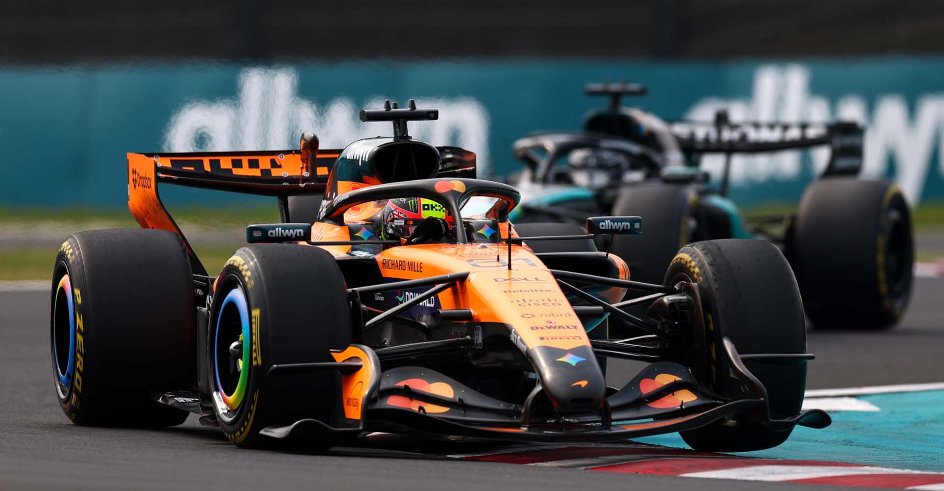 SUZUKA, JAPAN - MARCH 29: Oscar Piastri of Australia driving the (81) McLaren MCL40 Mercedes on track during the F1 Grand Prix of Japan at Suzuka Circuit on March 29, 2026 in Suzuka, Japan. (Photo by Simon Galloway/LAT Images)