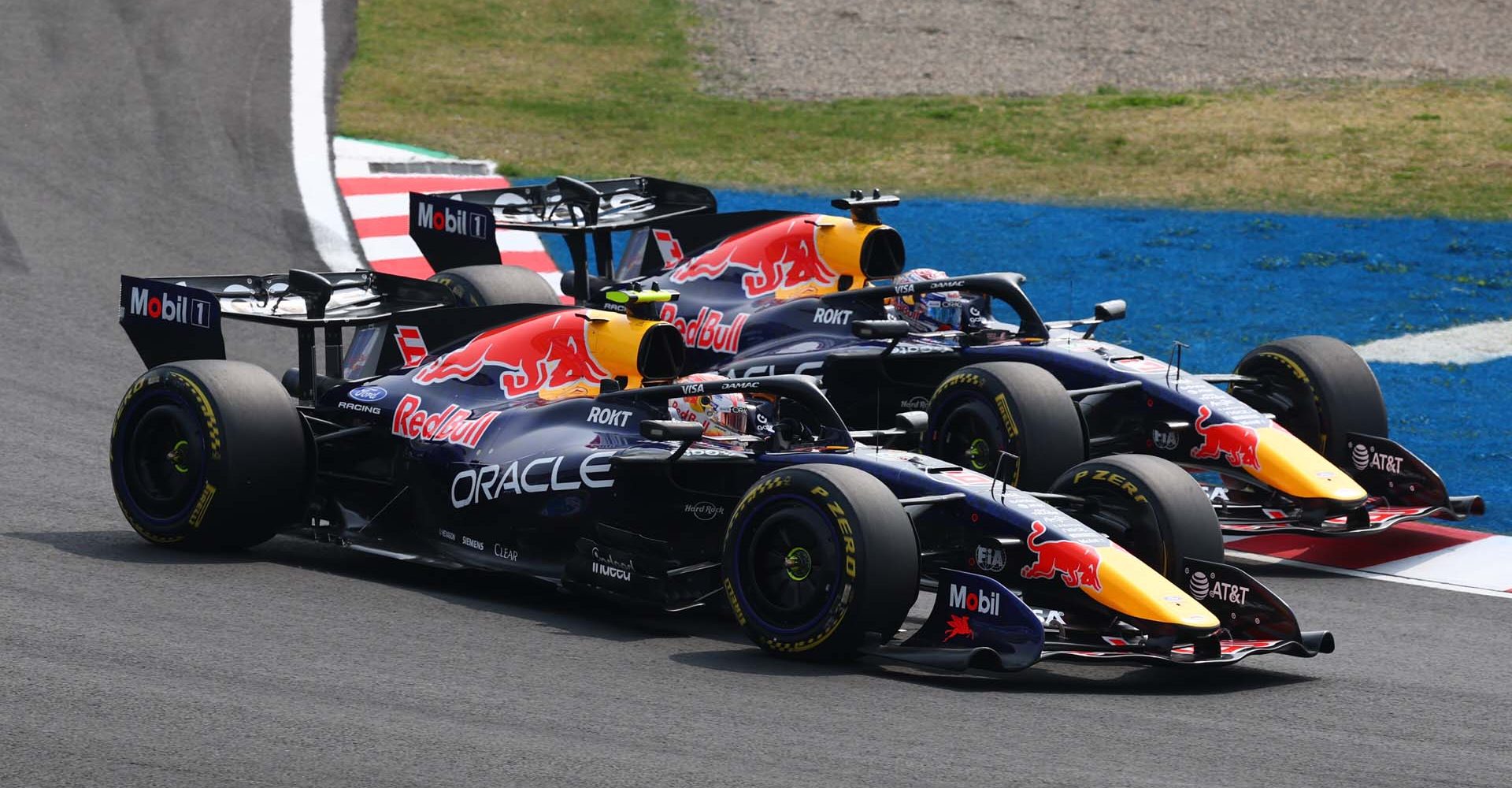 SUZUKA, JAPAN - MARCH 29: Isack Hadjar of France driving the (6) Oracle Red Bull Racing RB22 Red Bull Ford and Max Verstappen of the Netherlands driving the (3) Oracle Red Bull Racing RB22 Red Bull Ford battle for track position during the F1 Grand Prix of Japan at Suzuka Circuit on March 29, 2026 in Suzuka, Japan. (Photo by Clive Mason/Getty Images) // Getty Images / Red Bull Content Pool // SI202603290442 // Usage for editorial use only //