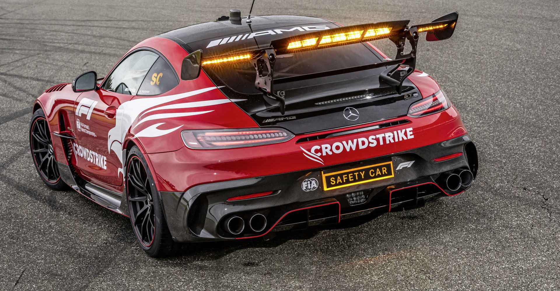 Neues Official FIA F1 Safety Car™ und Medical Car™ von Mercedes-AMG für die FIA Formel 1™ | Mercedes-AMG GT Black Series (Kraftstoffverbrauch kombiniert 12,8 l/100 km, CO2-Emissionen kombiniert 292 g/km);Kraftstoffverbrauch kombiniert 12,8 l/100 km, CO2-Emissionen kombiniert 292 g/km*

New Official FIA Safety Car™ and Medical Car™ from Mercedes-AMG for FIA Formula 1™ | Mercedes-AMG GT Black Series (fuel consumption combined: 12.8 l/100 km, CO2 emissions combined: 292 g/km);Fuel consumption combined: 12.8 l/100 km, CO2 emissions combined: 292 g/km*