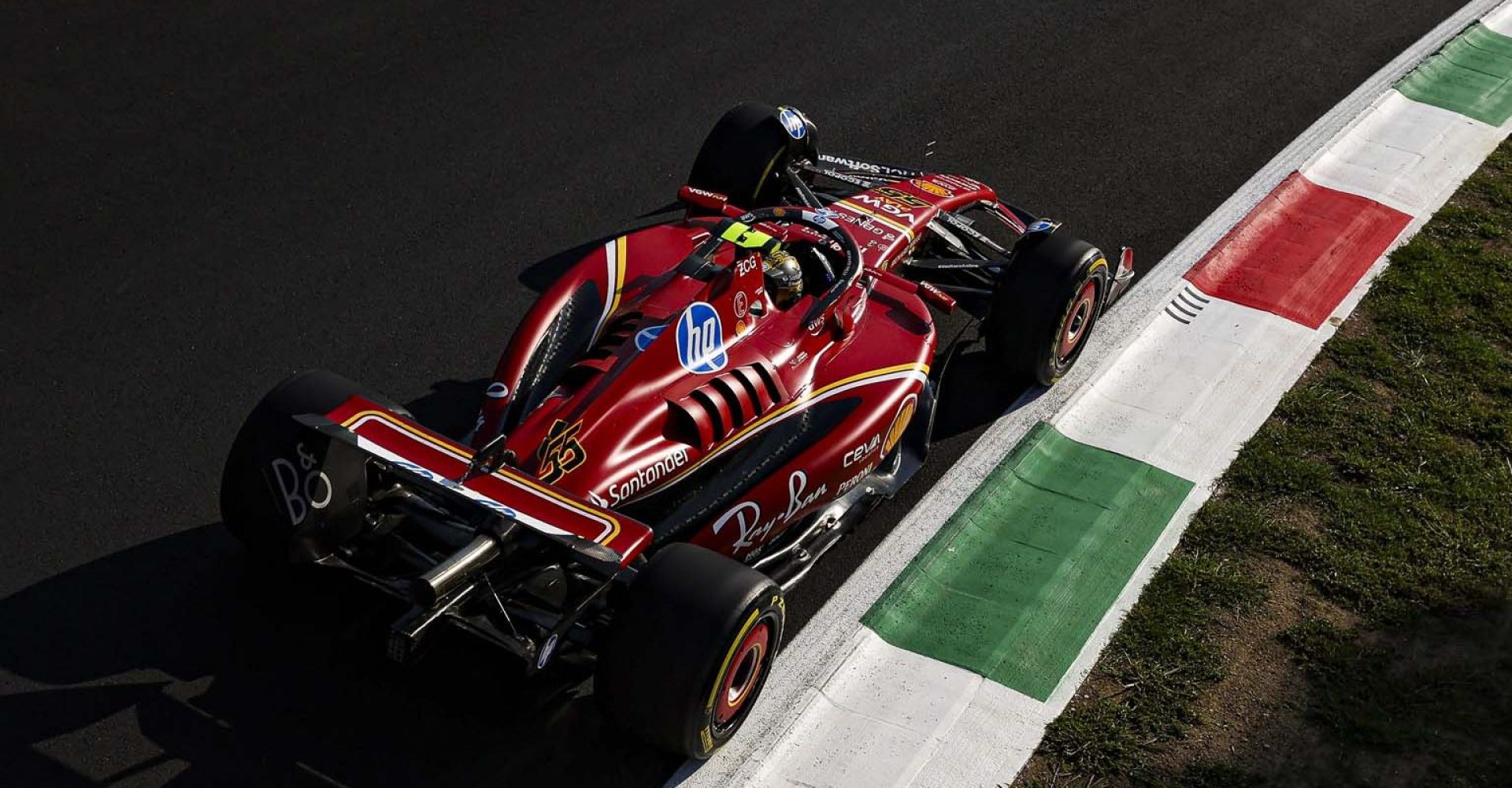 55 SAINZ Carlos (spa), Scuderia Ferrari SF-24, action during the Formula 1 Pirelli Gran Premio d’Italia 2024, Italian Grand Prix 2024, 16th round of the 2024 Formula One World Championship from August 30 to September 1, 2024 on the Autodromo Nazionale Monza, in Monza, Italy - Photo Florent Gooden / DPPI