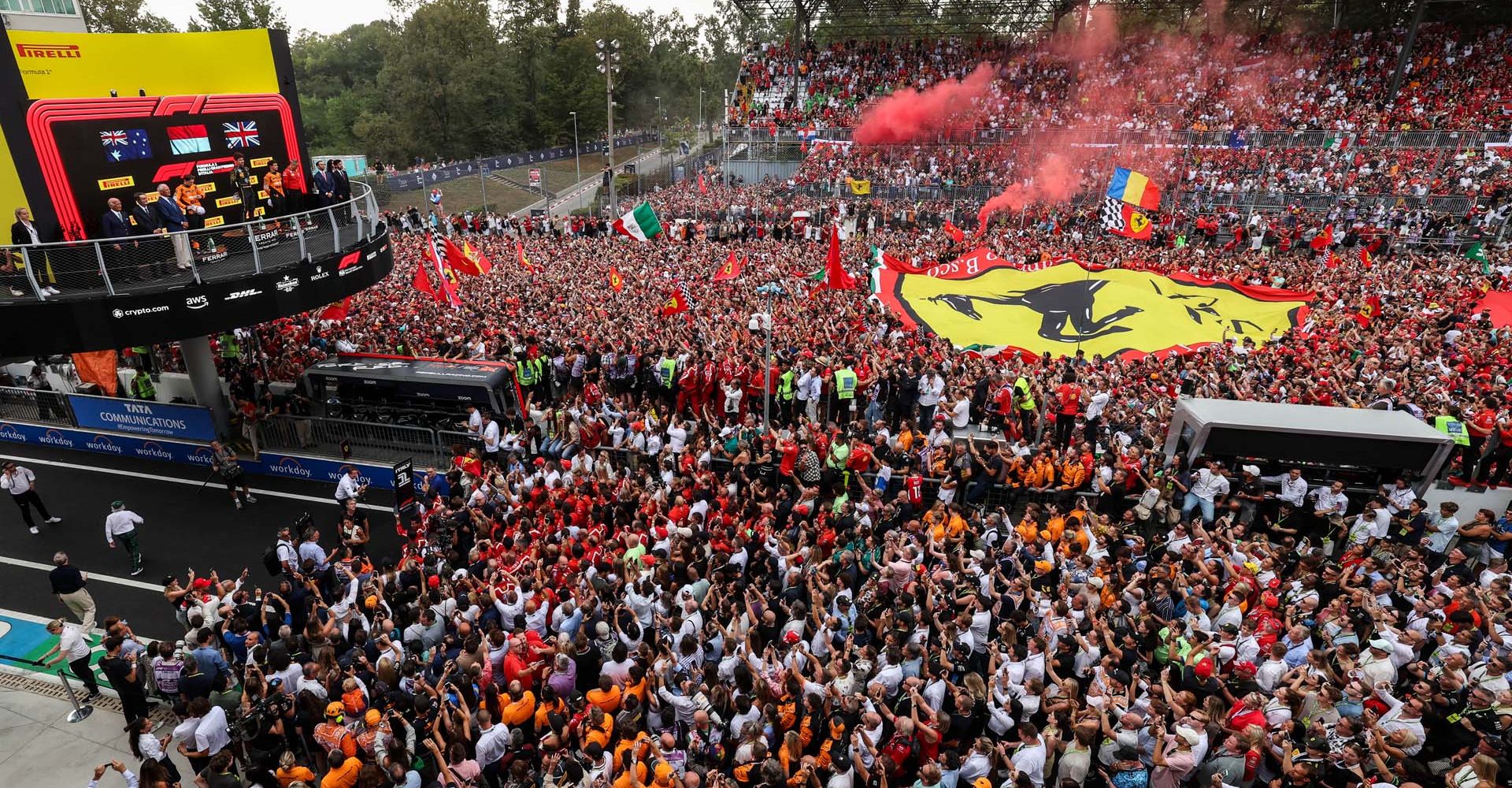 spectators, fans podium during the Formula 1 Pirelli Gran Premio d’Italia 2024, Italian Grand Prix 2024, 16th round of the 2024 Formula One World Championship from August 30 to September 1, 2024 on the Autodromo Nazionale Monza, in Monza, Italy - Photo DPPI