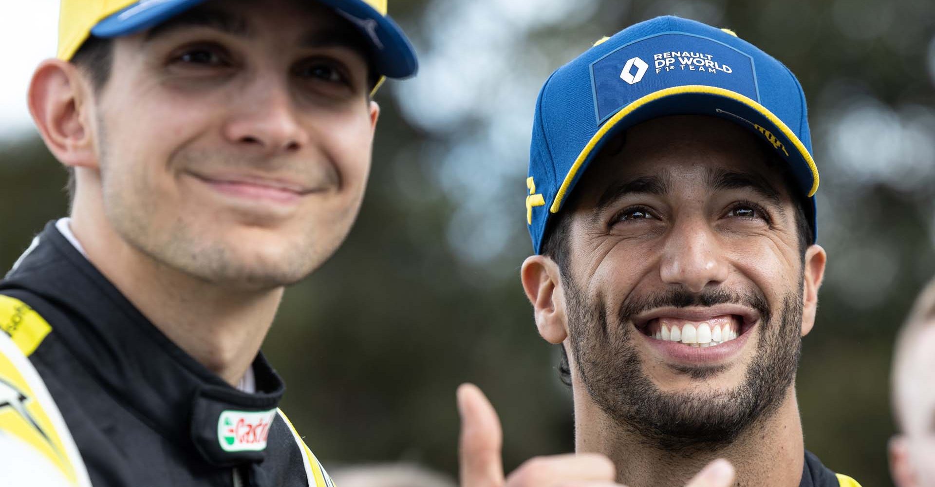 (L to R): Esteban Ocon (FRA) Renault F1 Team with Daniel Ricciardo (AUS) Renault F1 Team - livery reveal.
Australian Grand Prix, Wednesday 11th March 2020. Albert Park, Melbourne, Australia.