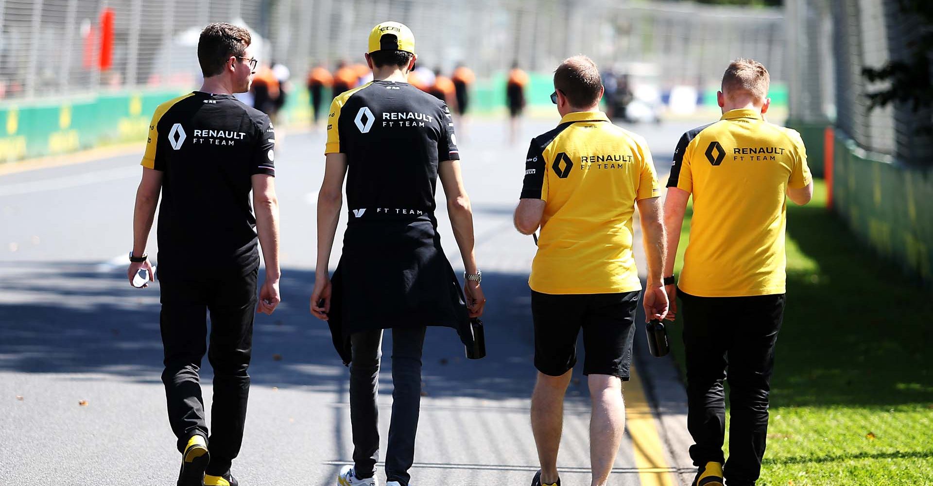 Esteban Ocon (FRA) Renault F1 Team walks the circuit with the team.
Australian Grand Prix, Wednesday 11th March 2020. Albert Park, Melbourne, Australia.