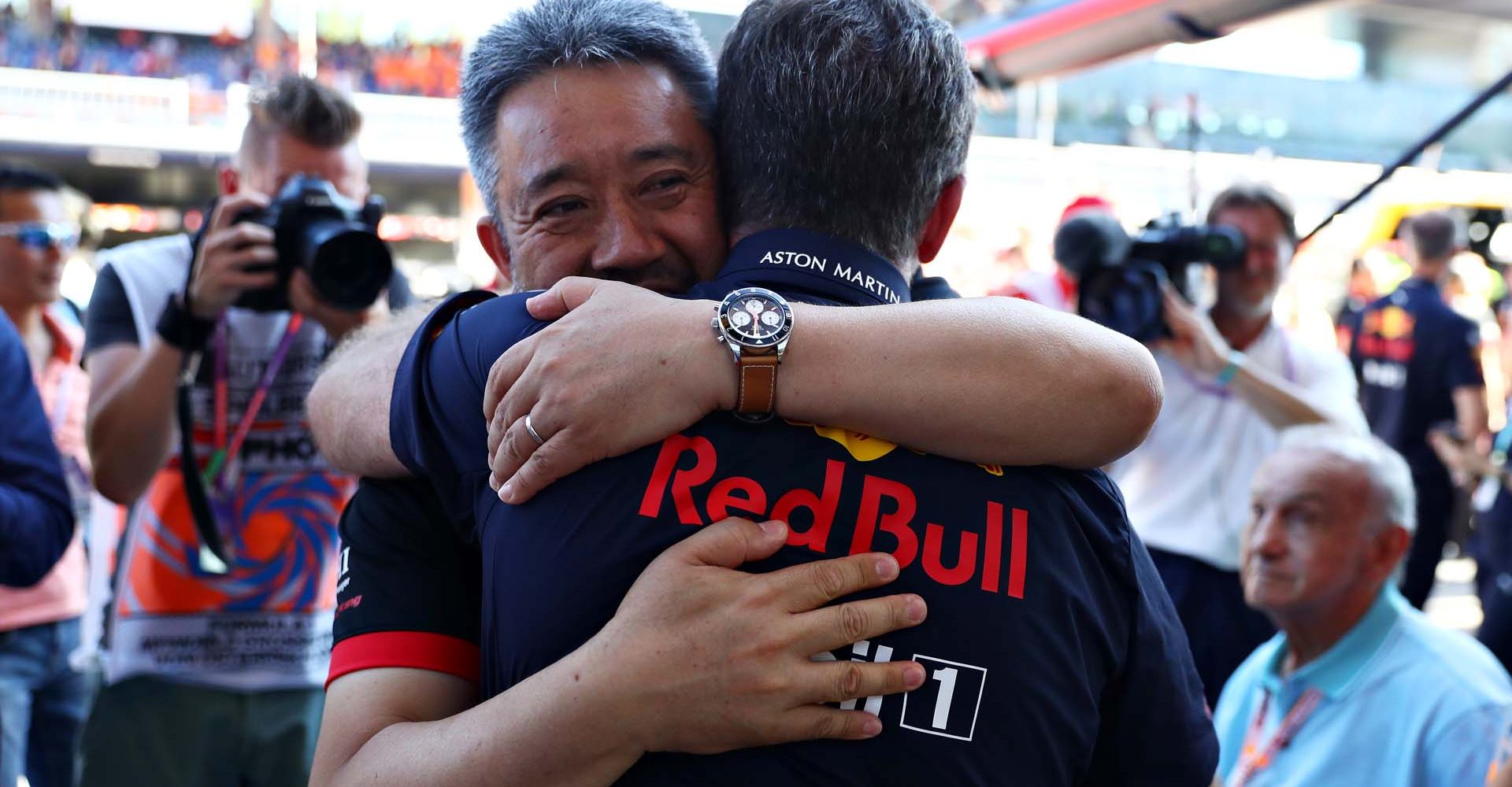 SPIELBERG, AUSTRIA - JUNE 30: Masashi Yamamoto of Honda and Red Bull Racing Team Principal Christian Horner celebrate the win of Max Verstappen of Netherlands and Red Bull Racing after the F1 Grand Prix of Austria at Red Bull Ring on June 30, 2019 in Spielberg, Austria. (Photo by Mark Thompson/Getty Images) // Getty Images / Red Bull Content Pool  // AP-1ZTA9PHJN1W11 // Usage for editorial use only // Please go to www.redbullcontentpool.com for further information. //