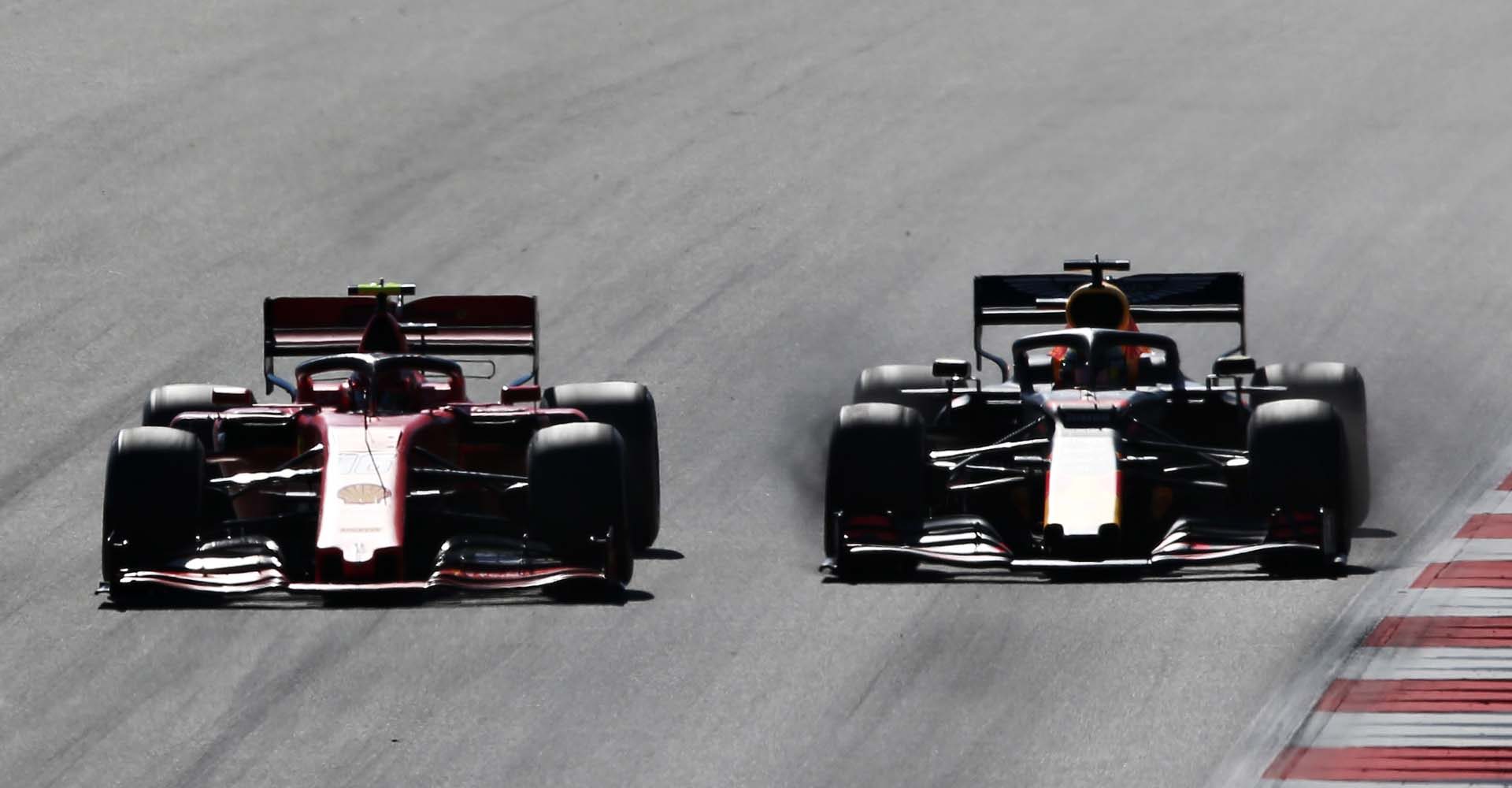 SPIELBERG, AUSTRIA - JUNE 30: Max Verstappen of the Netherlands driving the (33) Aston Martin Red Bull Racing RB15 and Charles Leclerc of Monaco driving the (16) Scuderia Ferrari SF90 battle for position during the F1 Grand Prix of Austria at Red Bull Ring on June 30, 2019 in Spielberg, Austria. (Photo by Charles Coates/Getty Images) // Getty Images / Red Bull Content Pool  // AP-1ZTADCCHN2111 // Usage for editorial use only // Please go to www.redbullcontentpool.com for further information. //