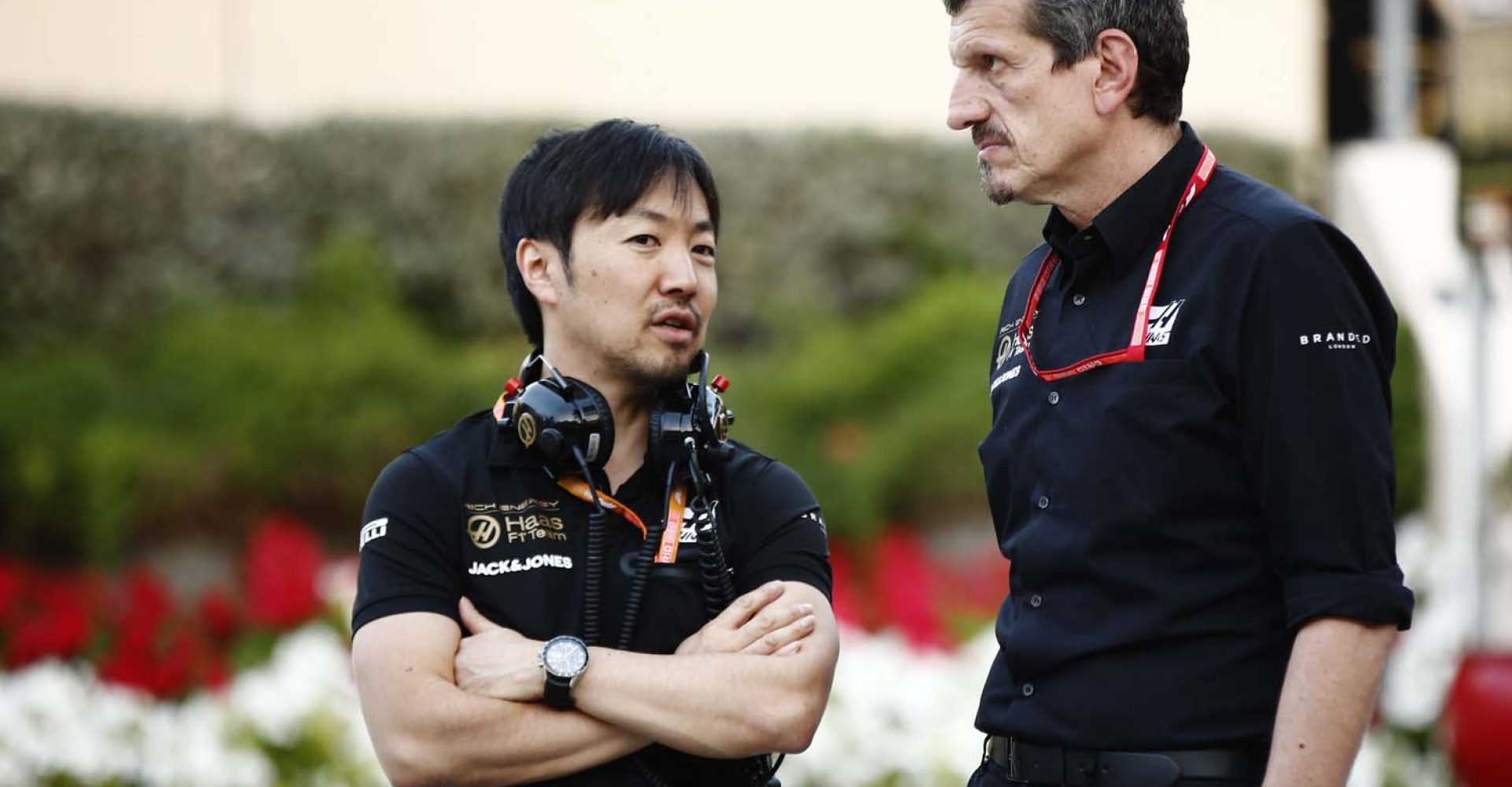 Ayao Komatsu & Günther Steiner, Haas,